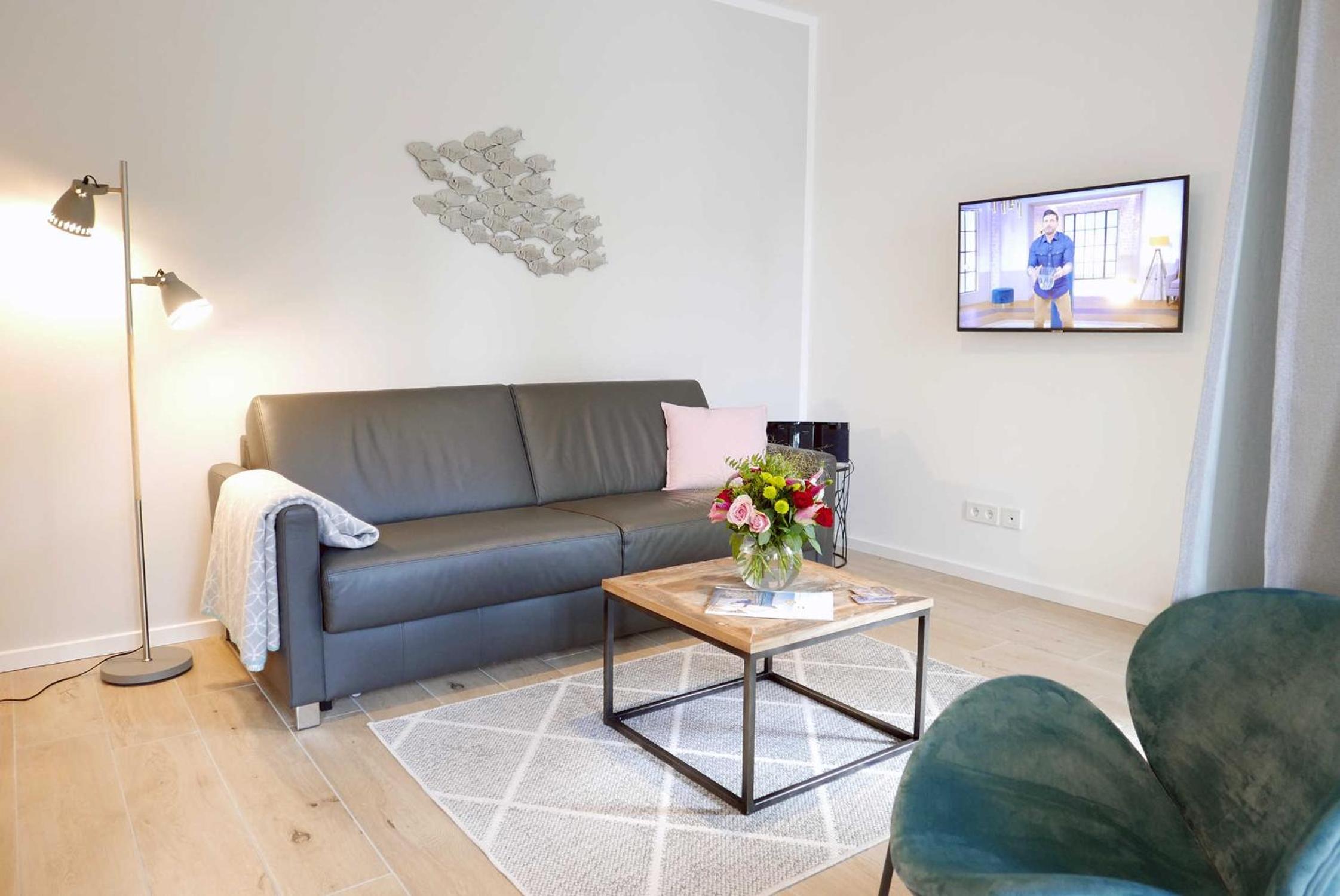 One-Bedroom Apartment with Balcony photo 2