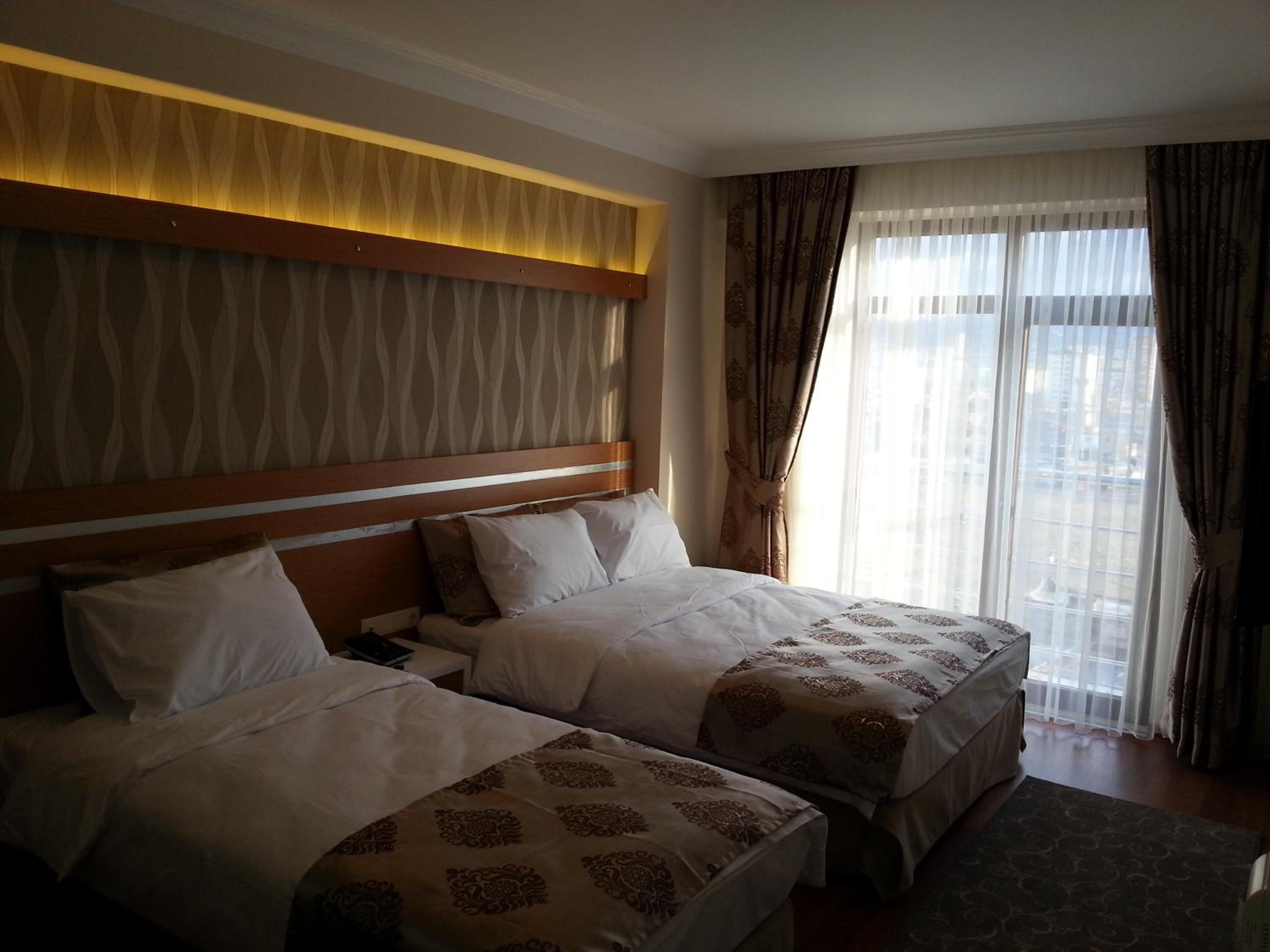 Deluxe Triple Room photo 2
