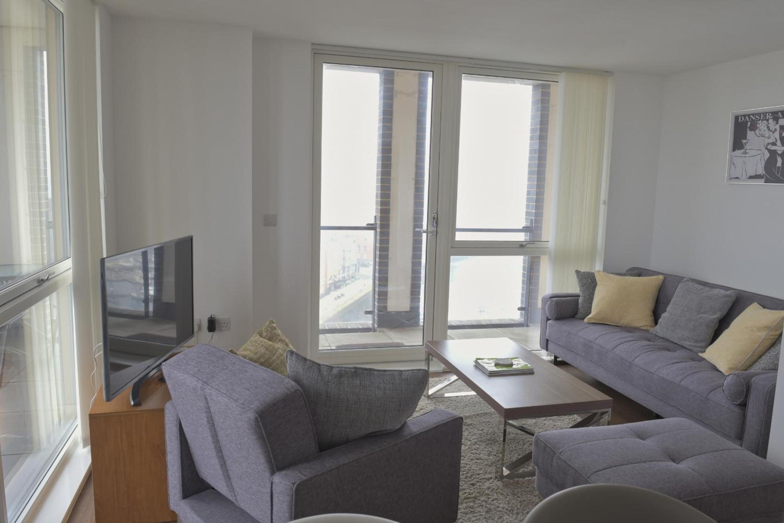One-Bedroom Apartment photo 1