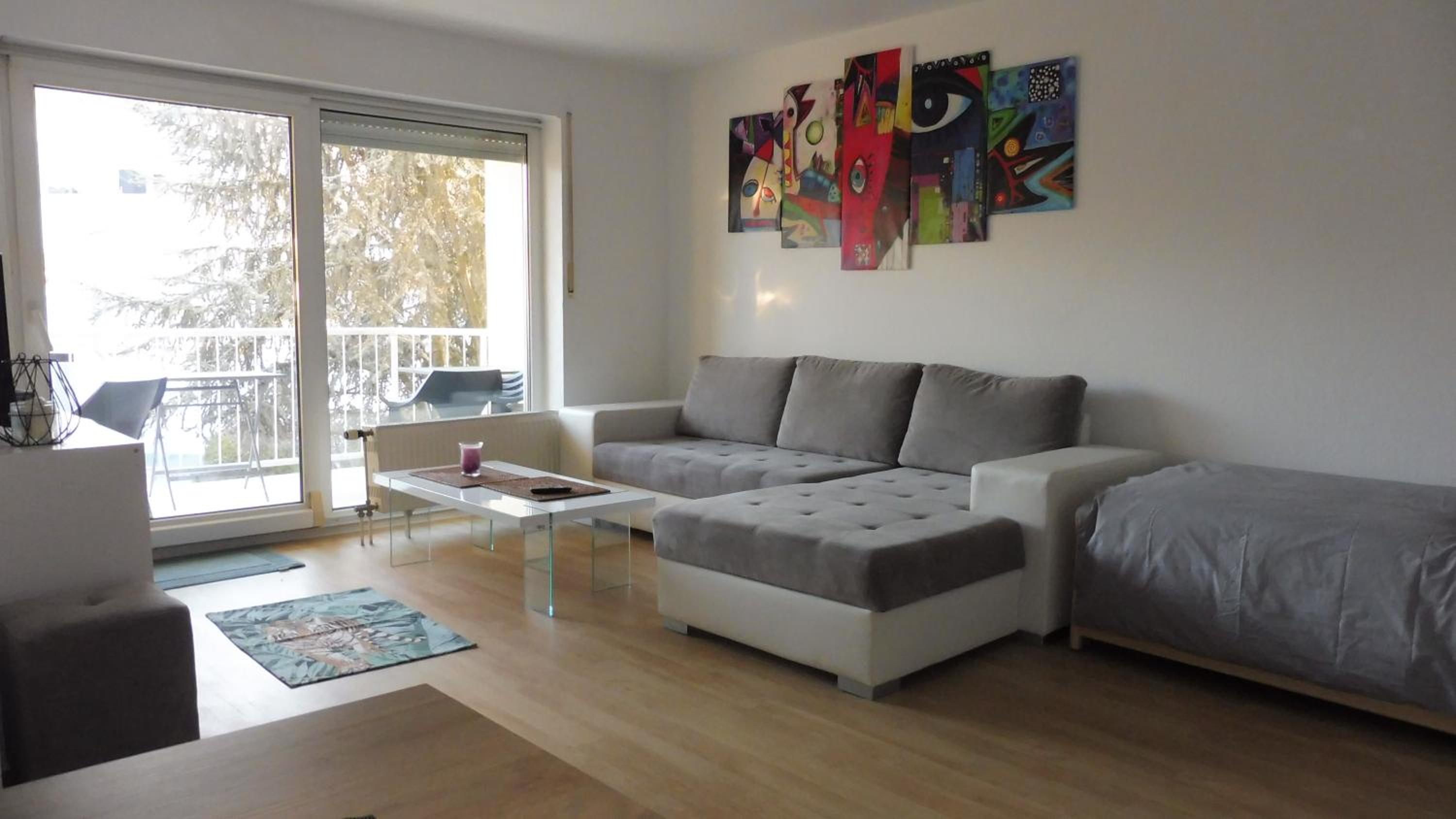 One-Bedroom Apartment photo 1