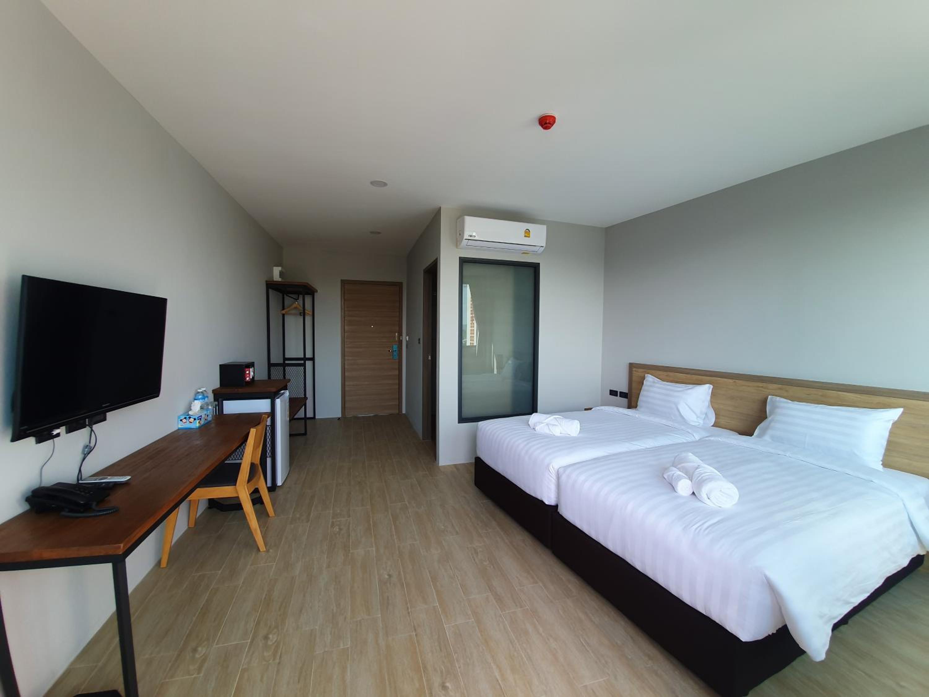 Twin Room with View - Photo 2