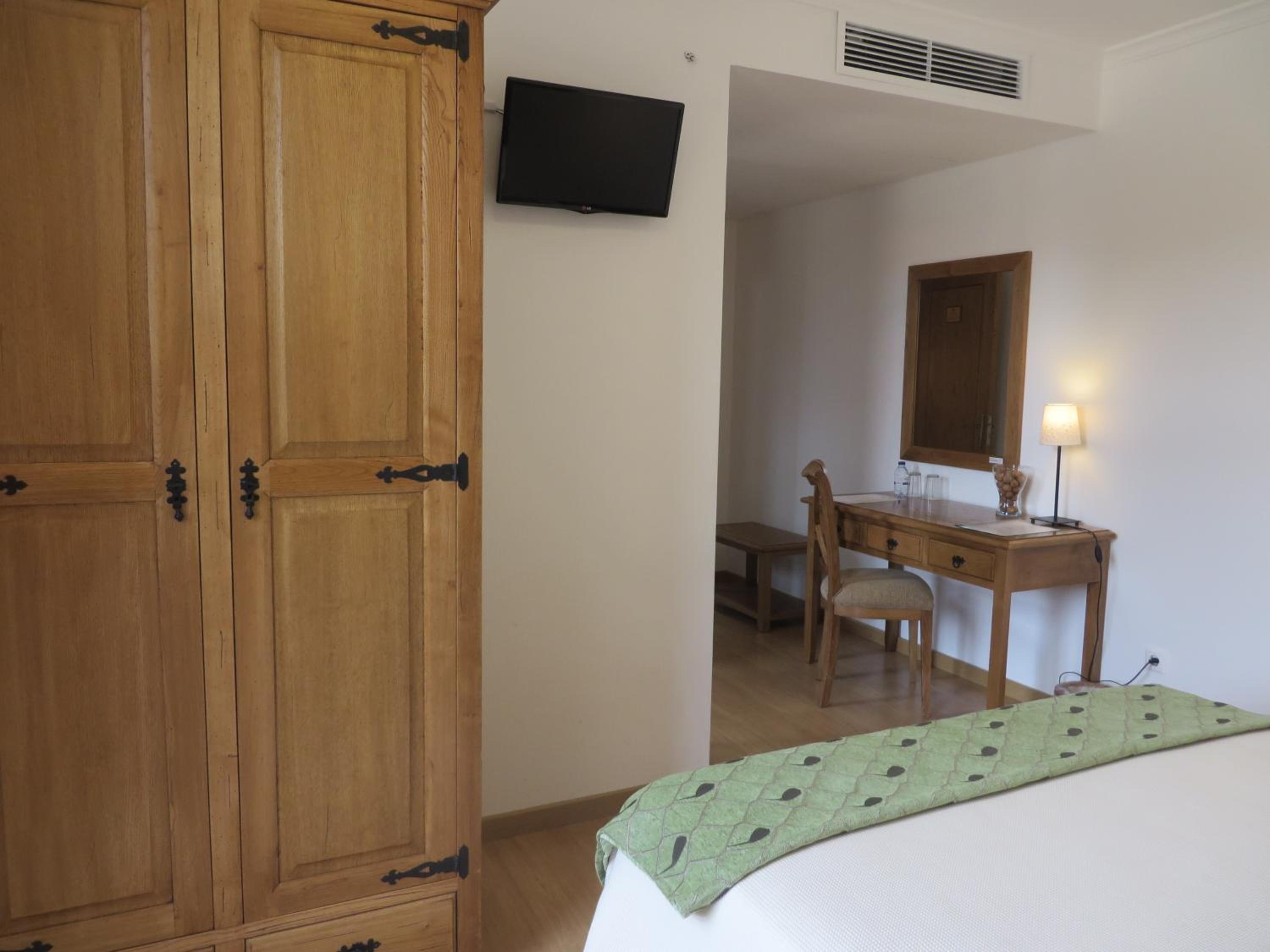 Double Room with Private Bathroom photo 3