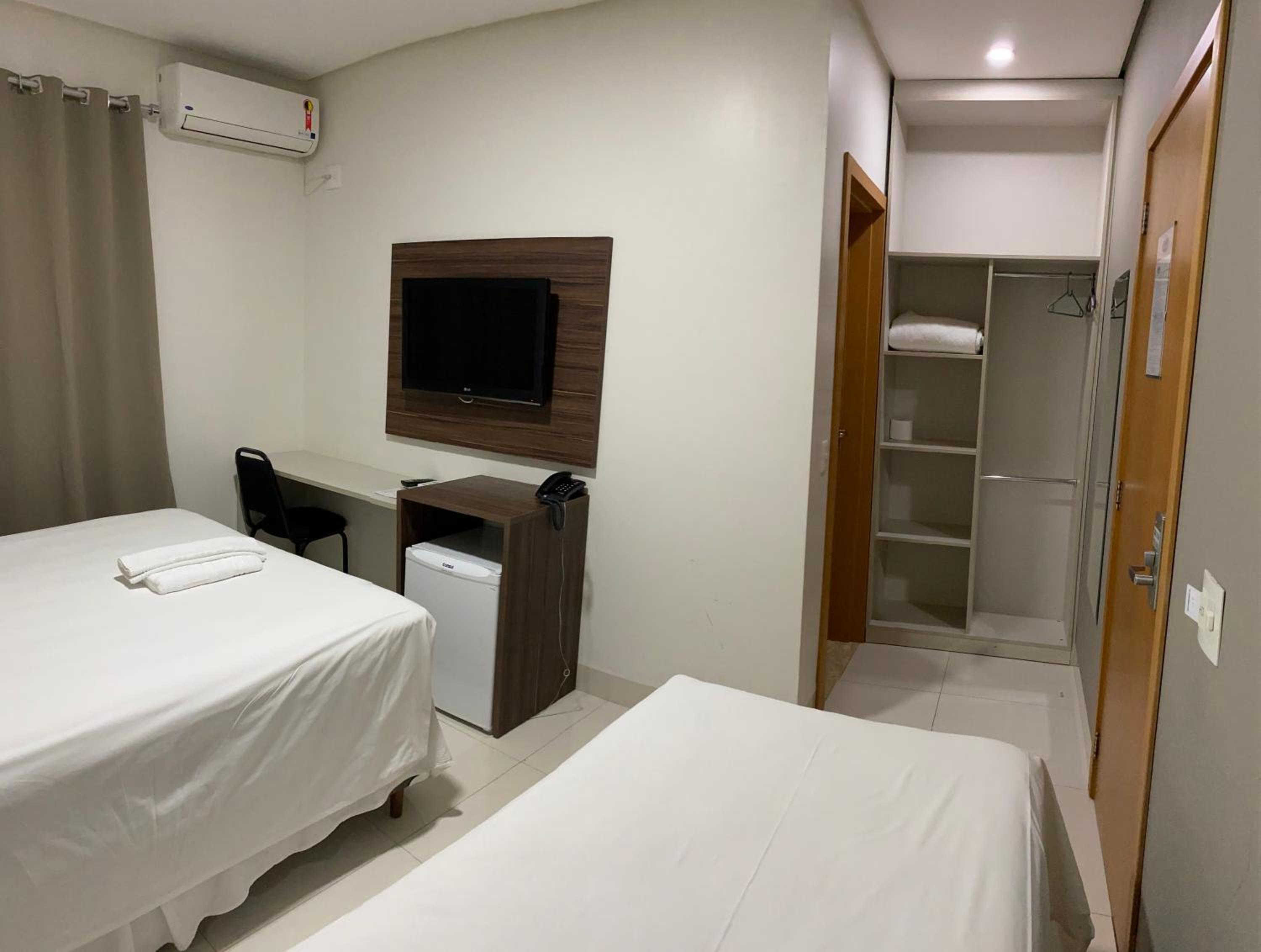 Large Double Room photo 3
