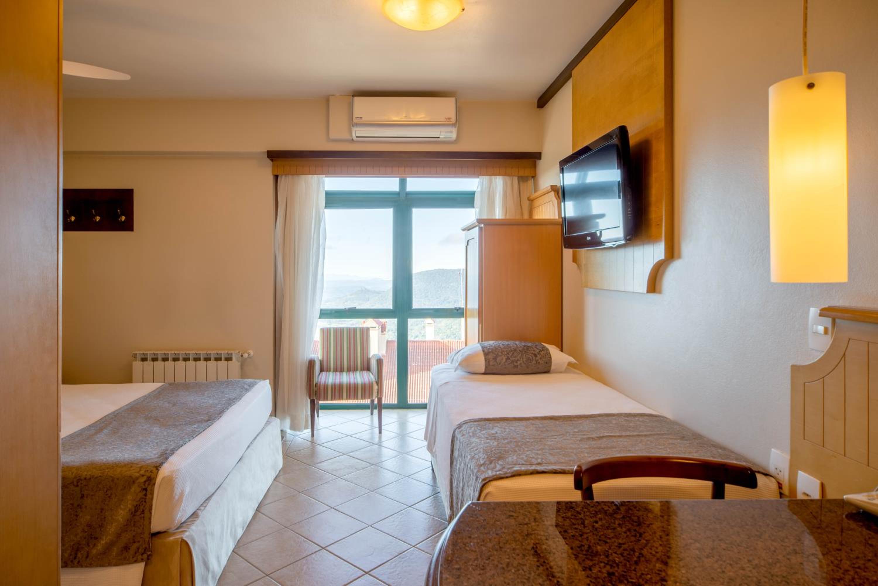 Luxury Room with Valley View - Photo 2