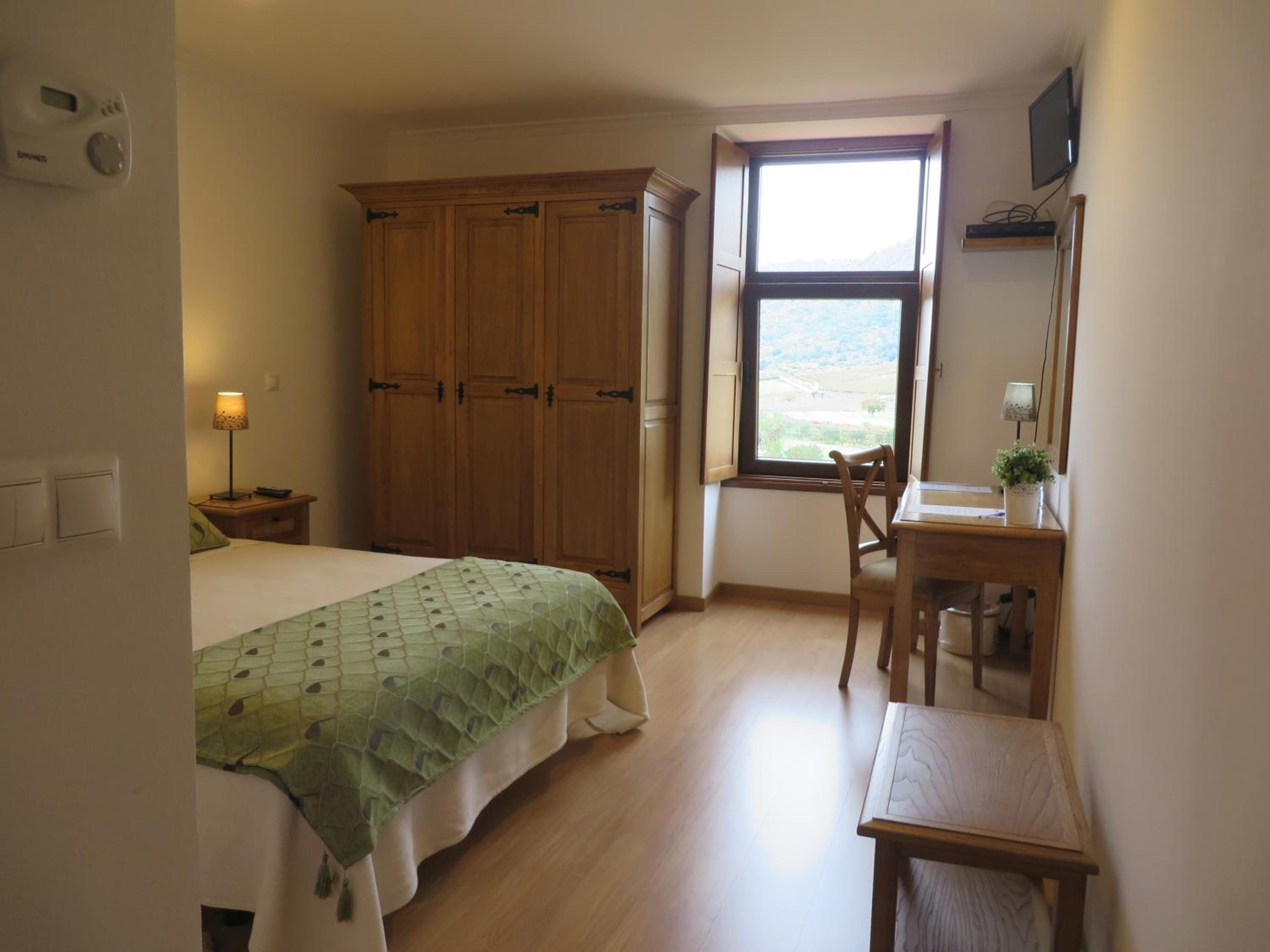 Double Room with Private Bathroom photo 2