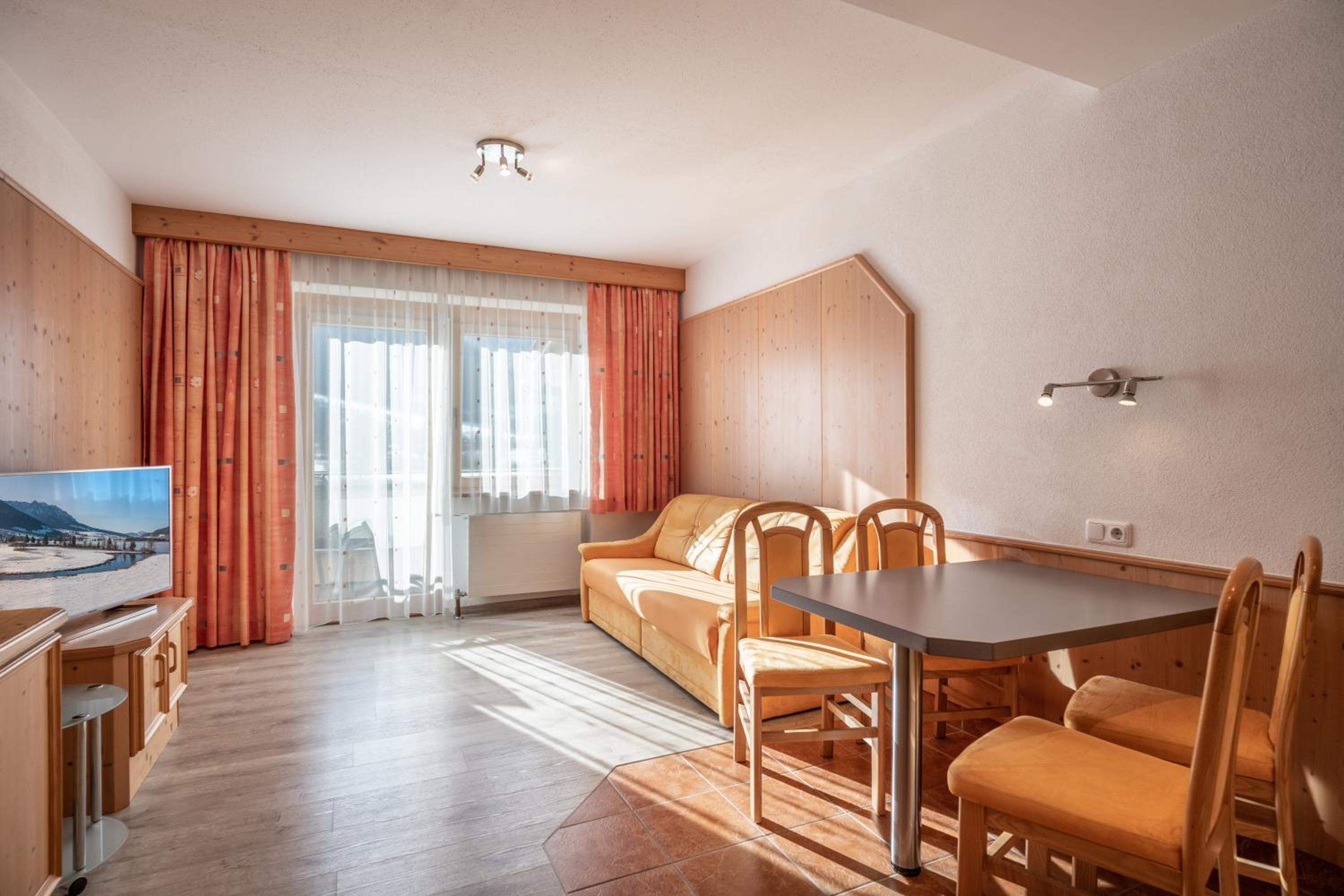 Apartment 2 with Lake View photo 1