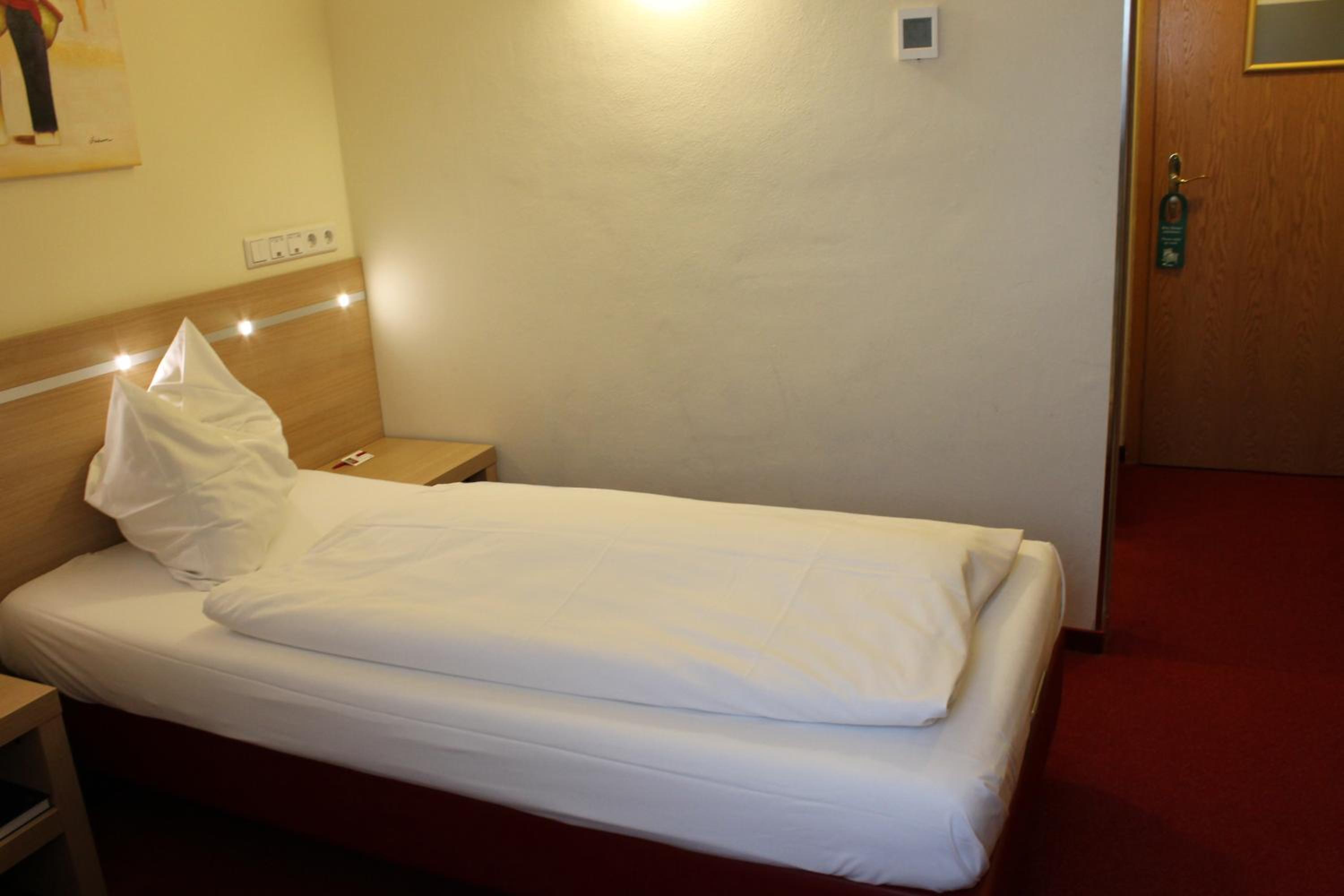 Single Room photo 3