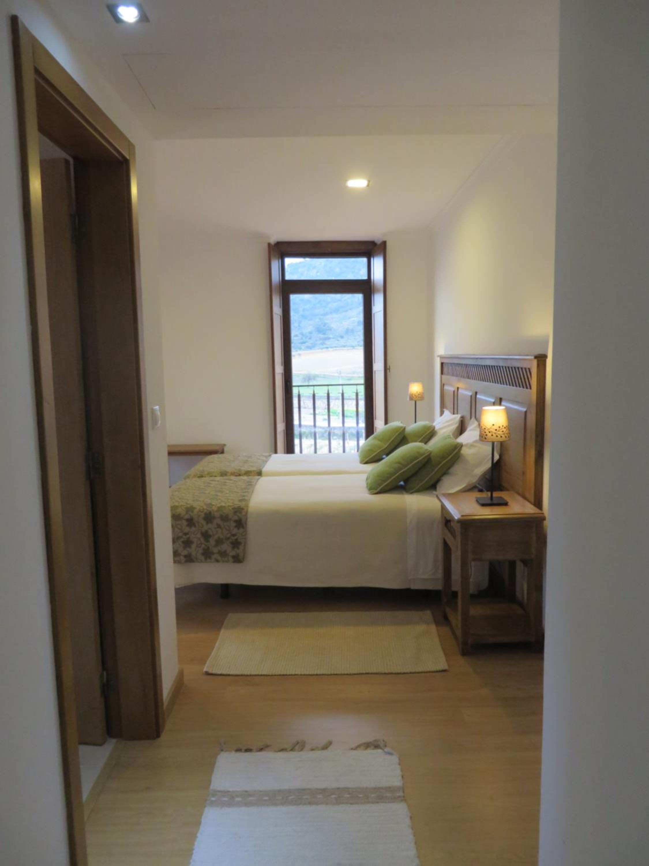 Double or Twin Room with Private Bathroom photo 2