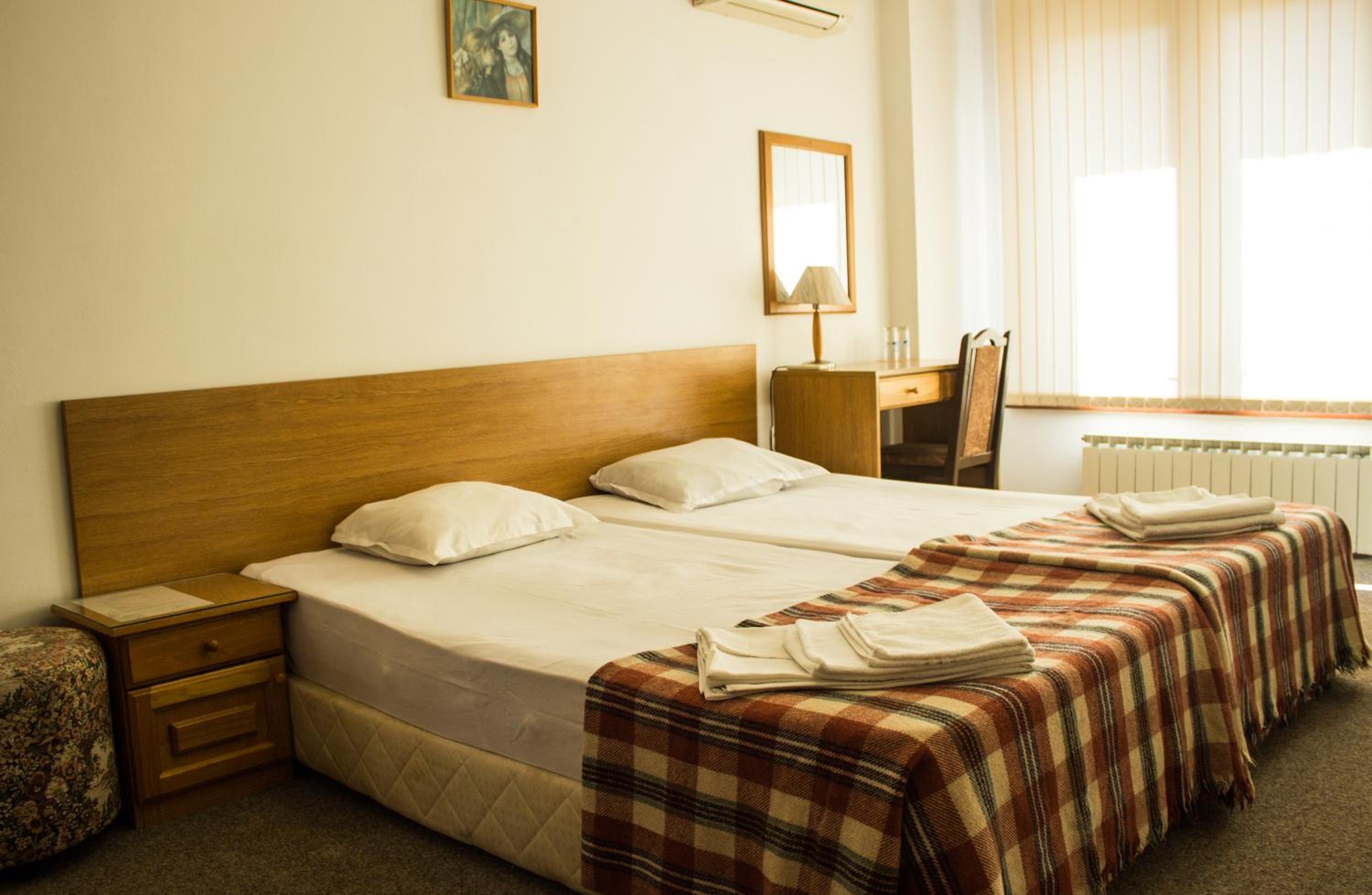 Twin Room - Photo 4