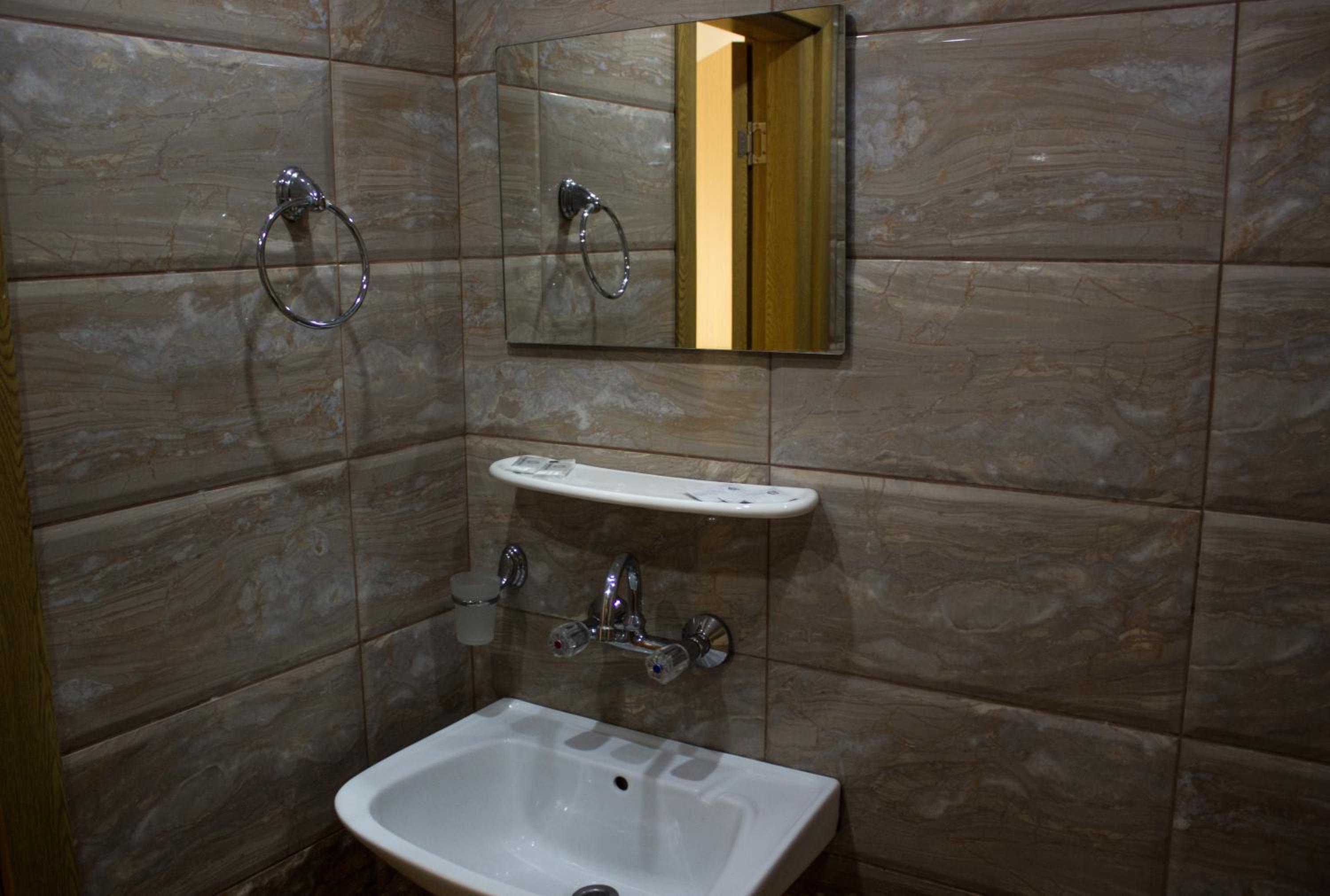 Triple Room with Balcony - Photo 4