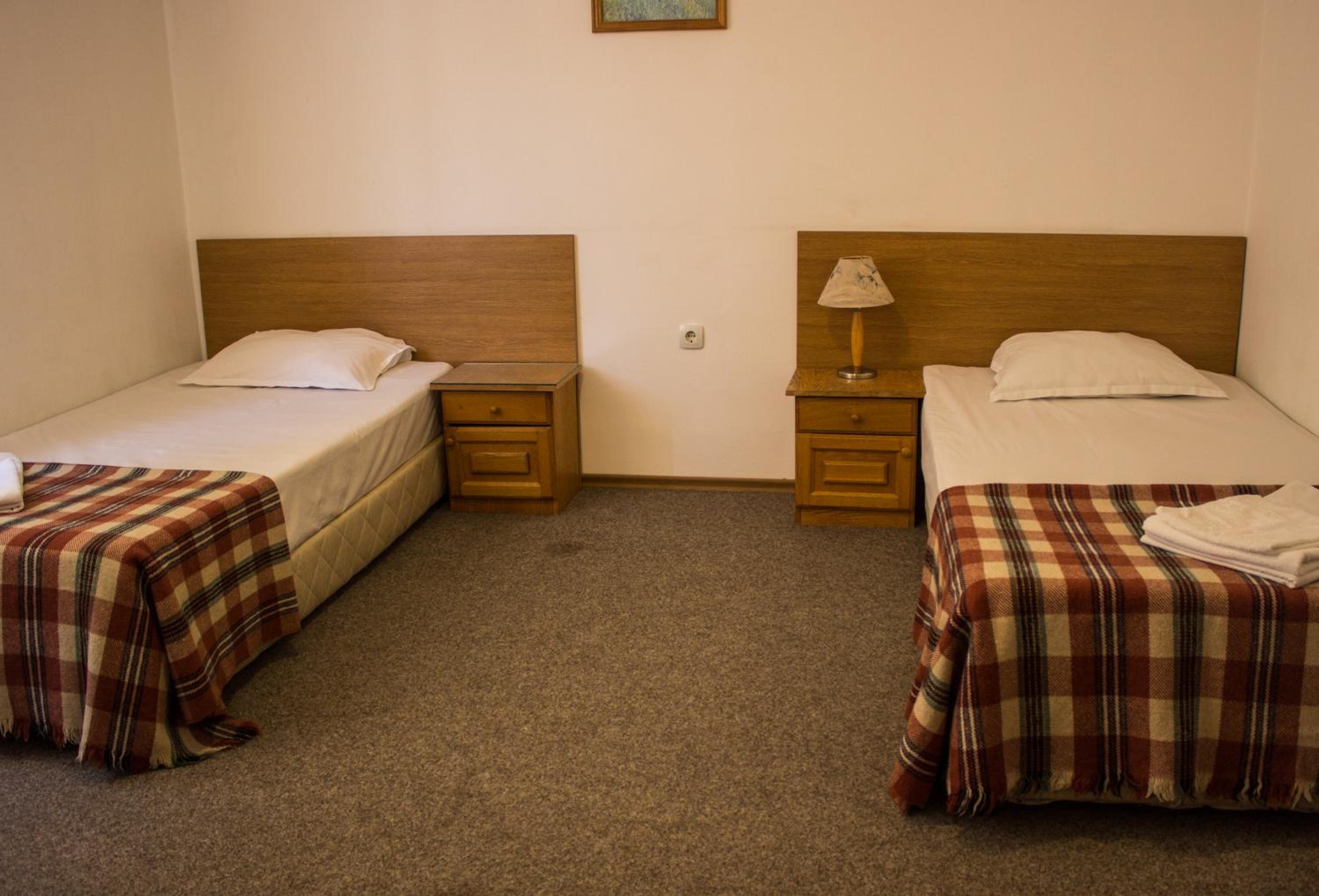 Twin Room - Photo 3
