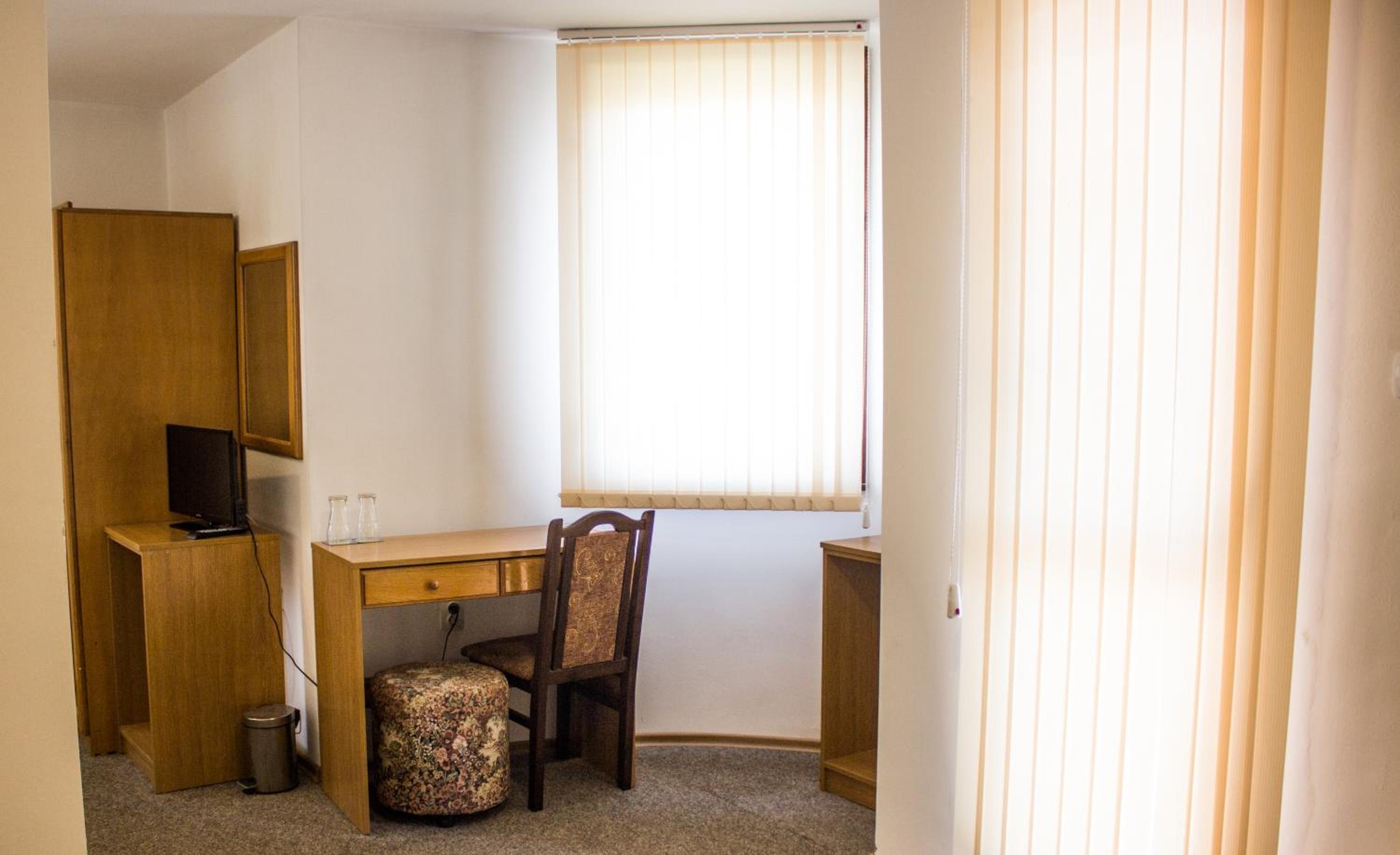 Junior Suite (2 Adults) - Photo 2