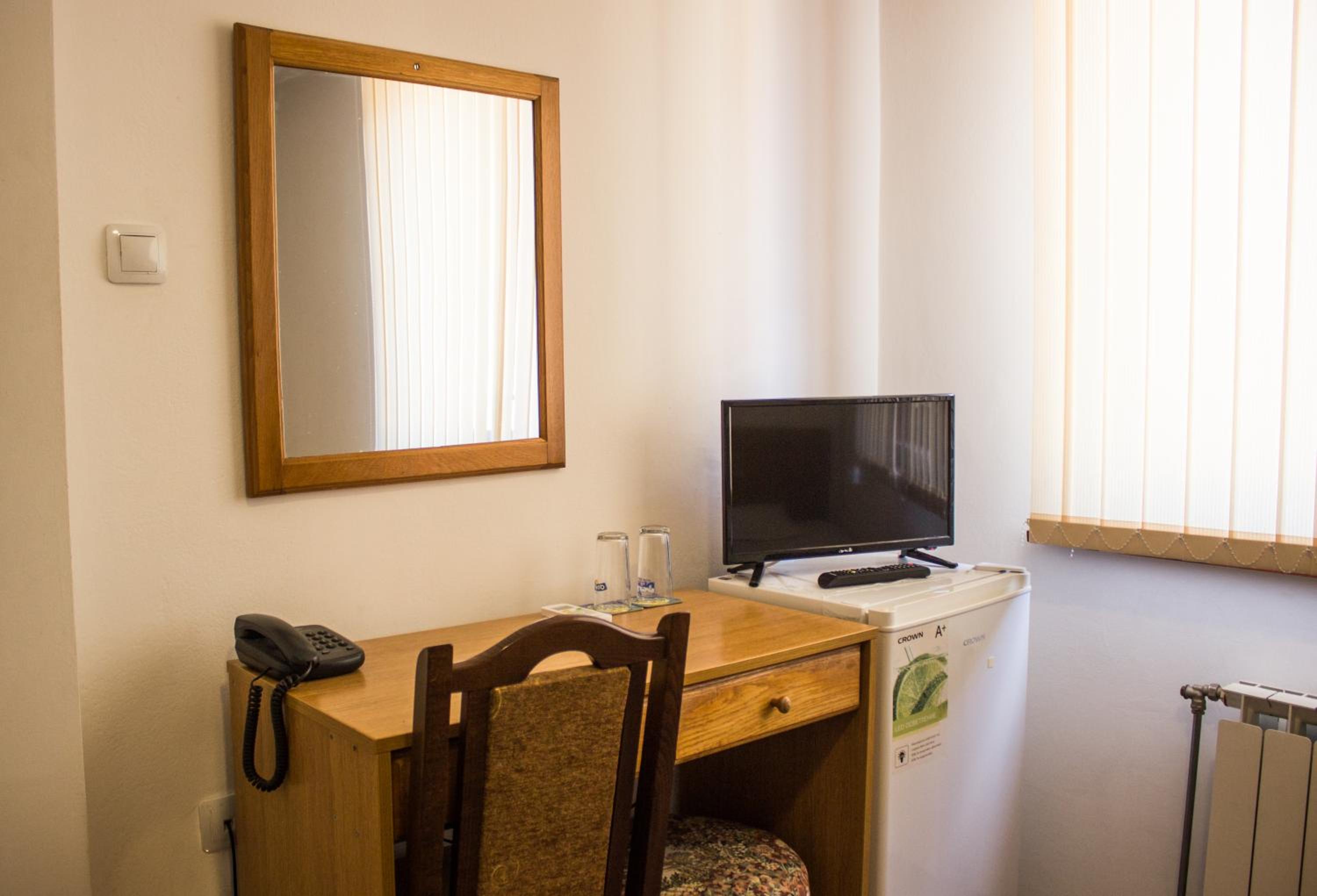 Twin Room - Photo 1