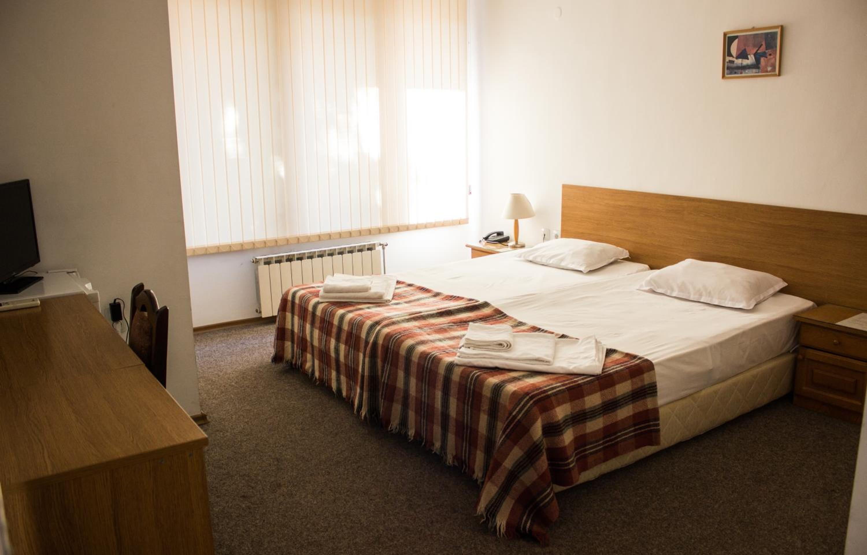 Triple Room with Balcony - Photo 5