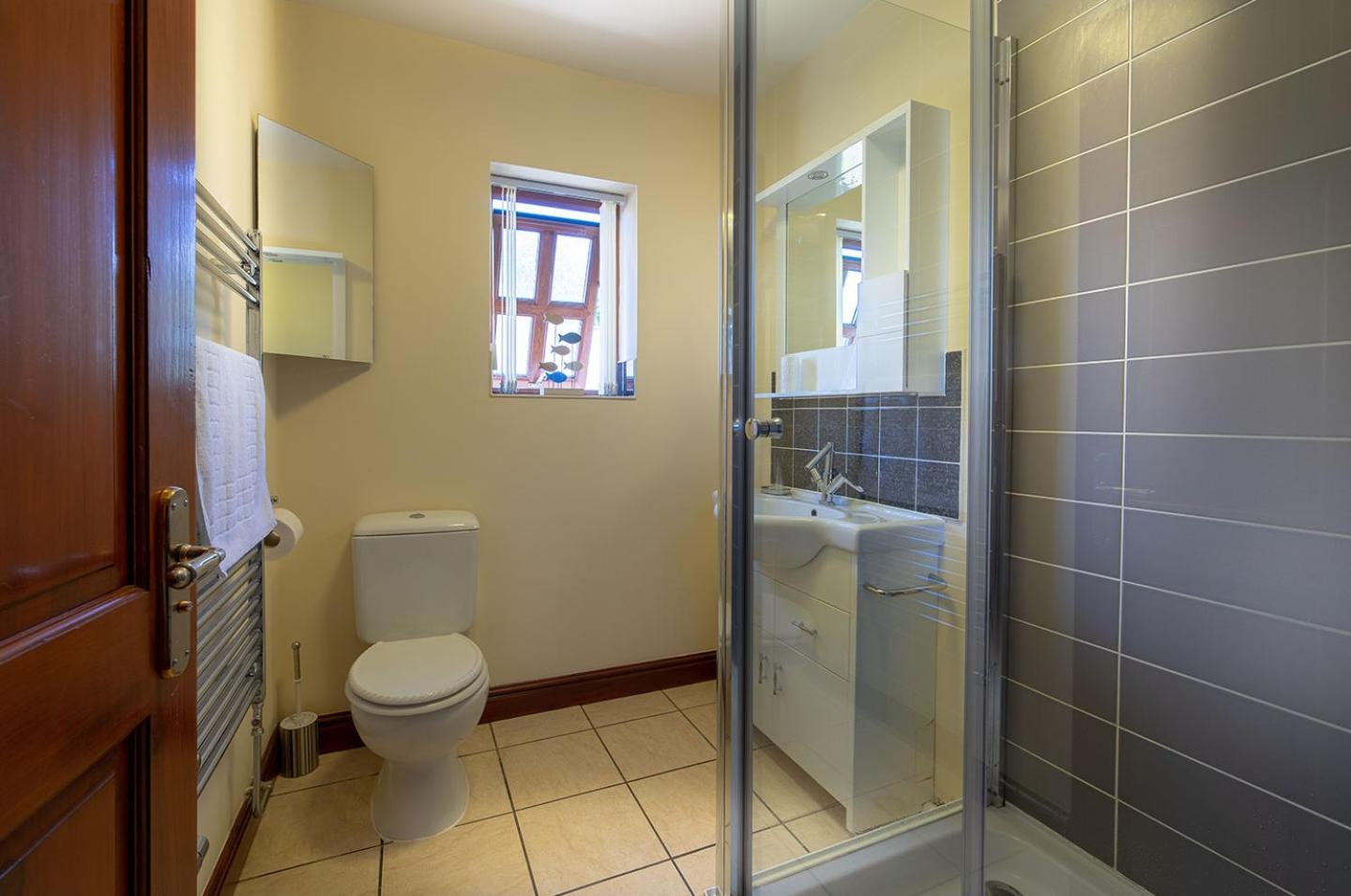 Three-Bedroom House photo 3