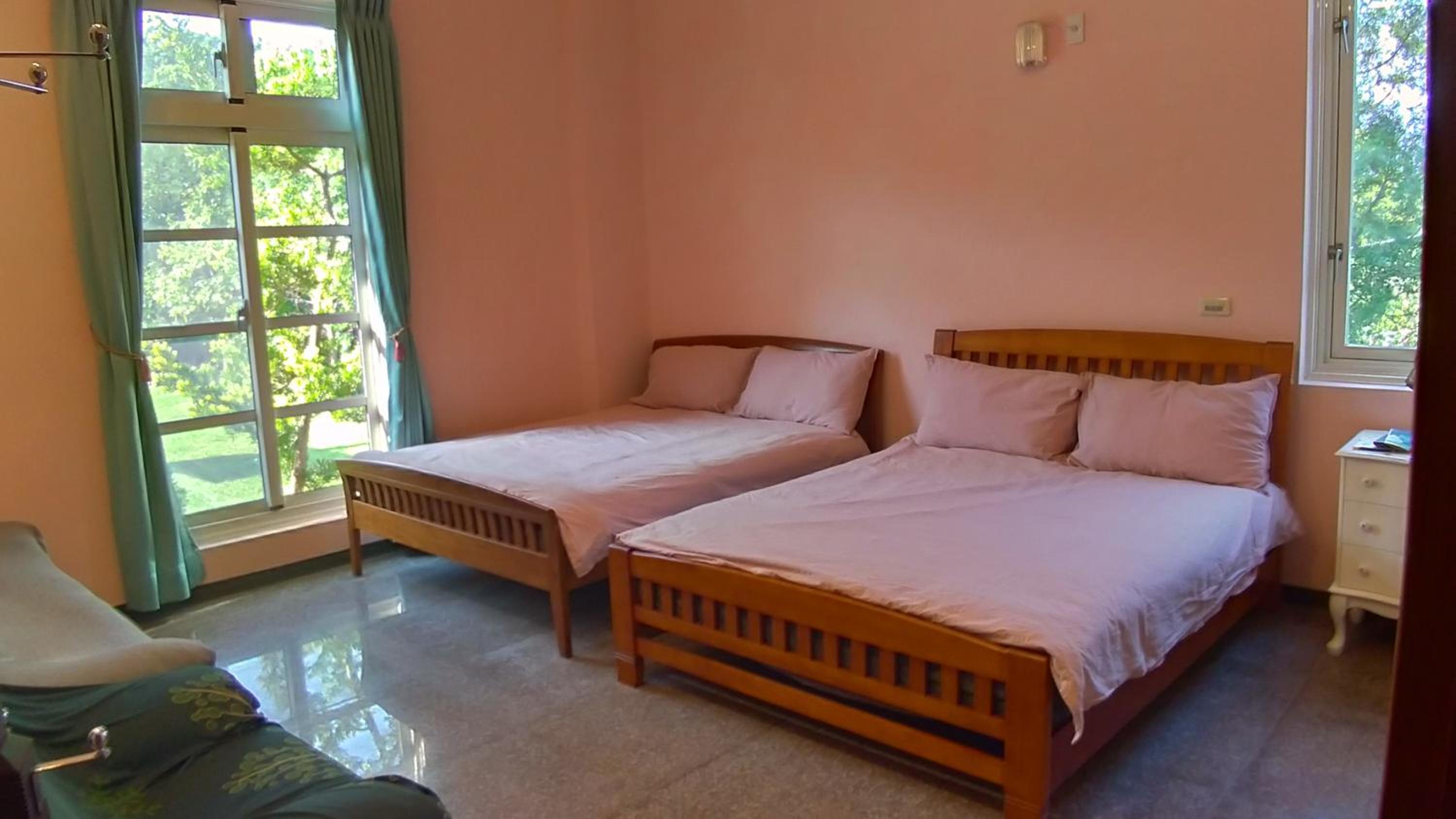 Large Double or Twin Room photo 1