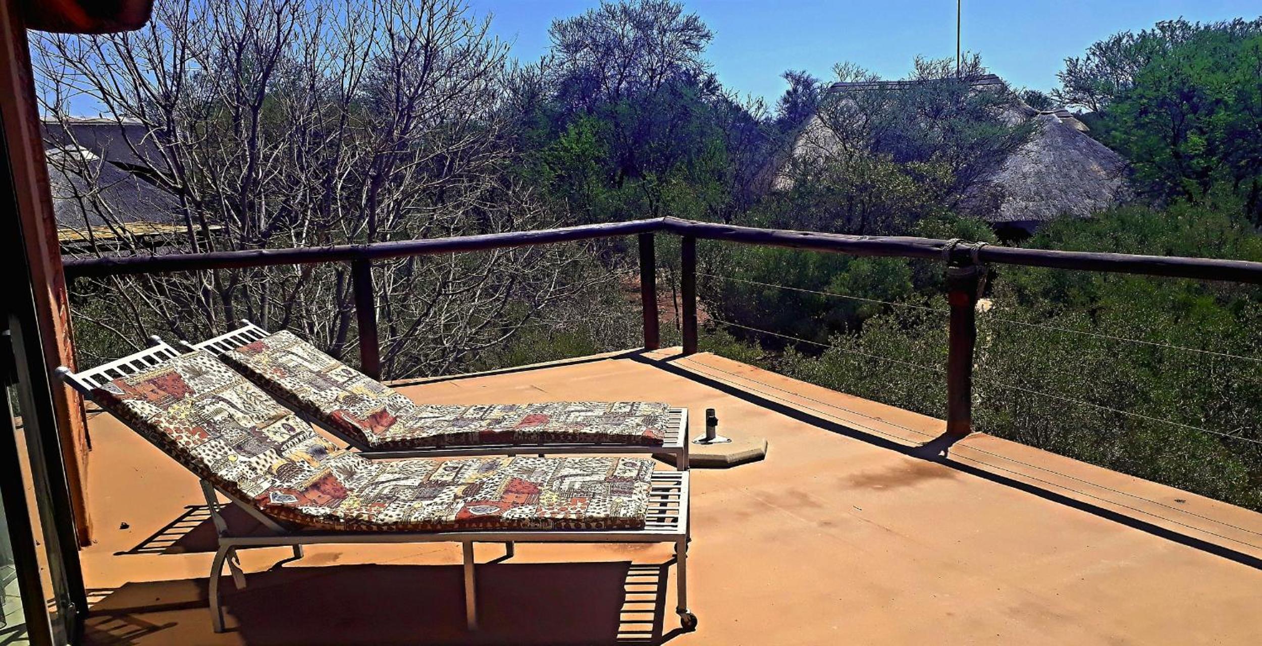 Deluxe Double Room with Balcony - Photo 15