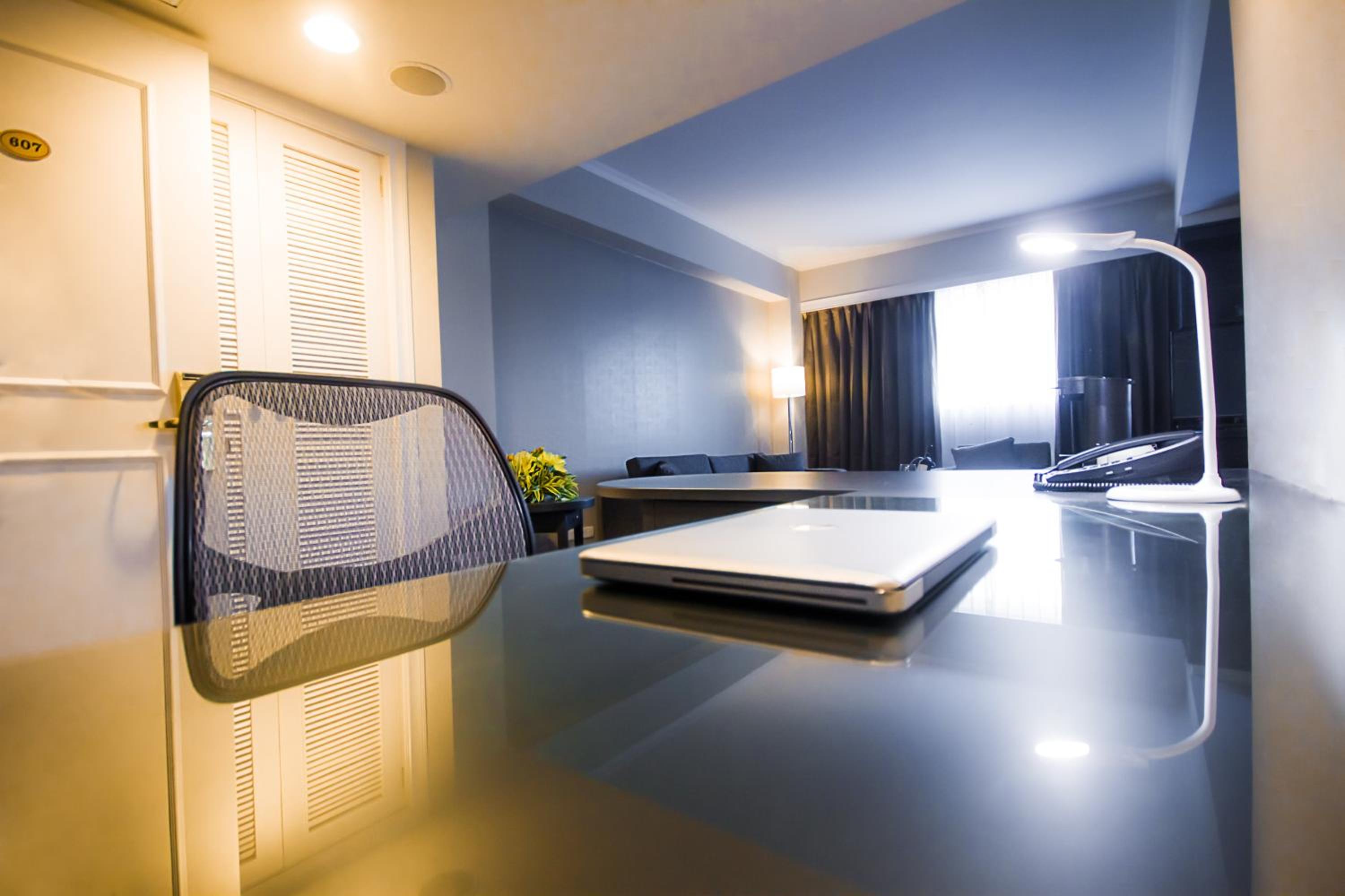 Junior King Suite - Photo 11