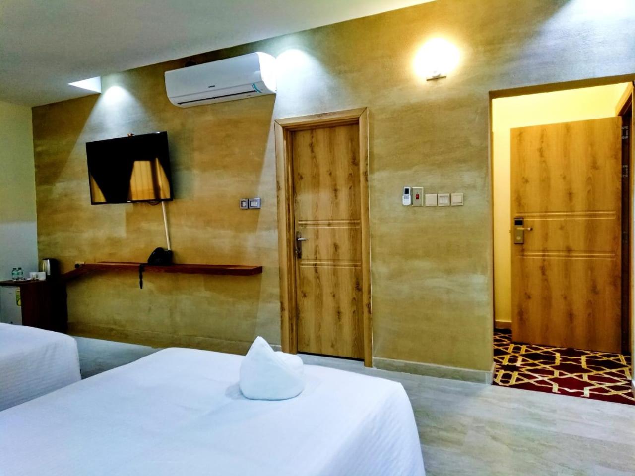 Superior Twin Room - Photo 4