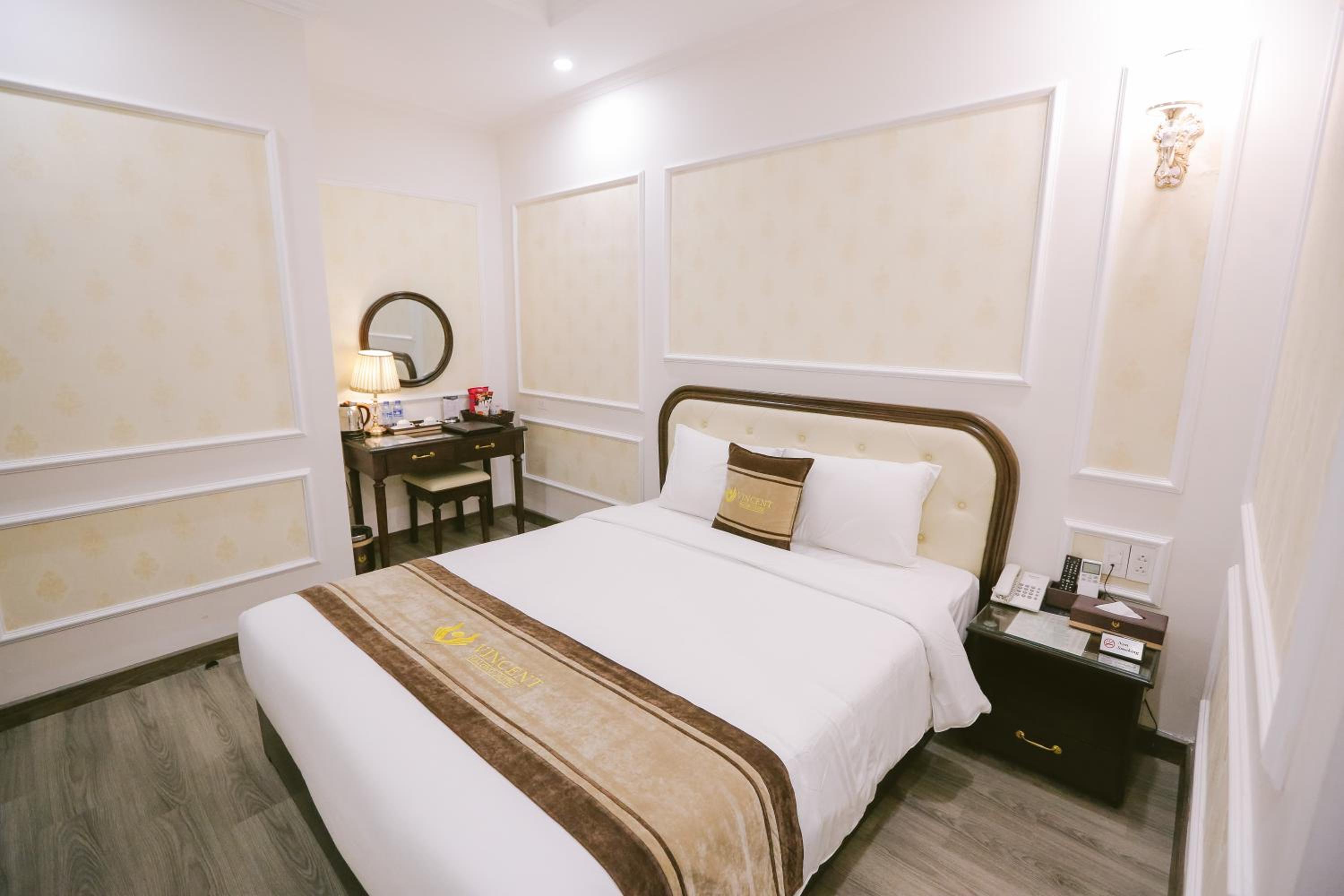Large Double Room - Photo 5