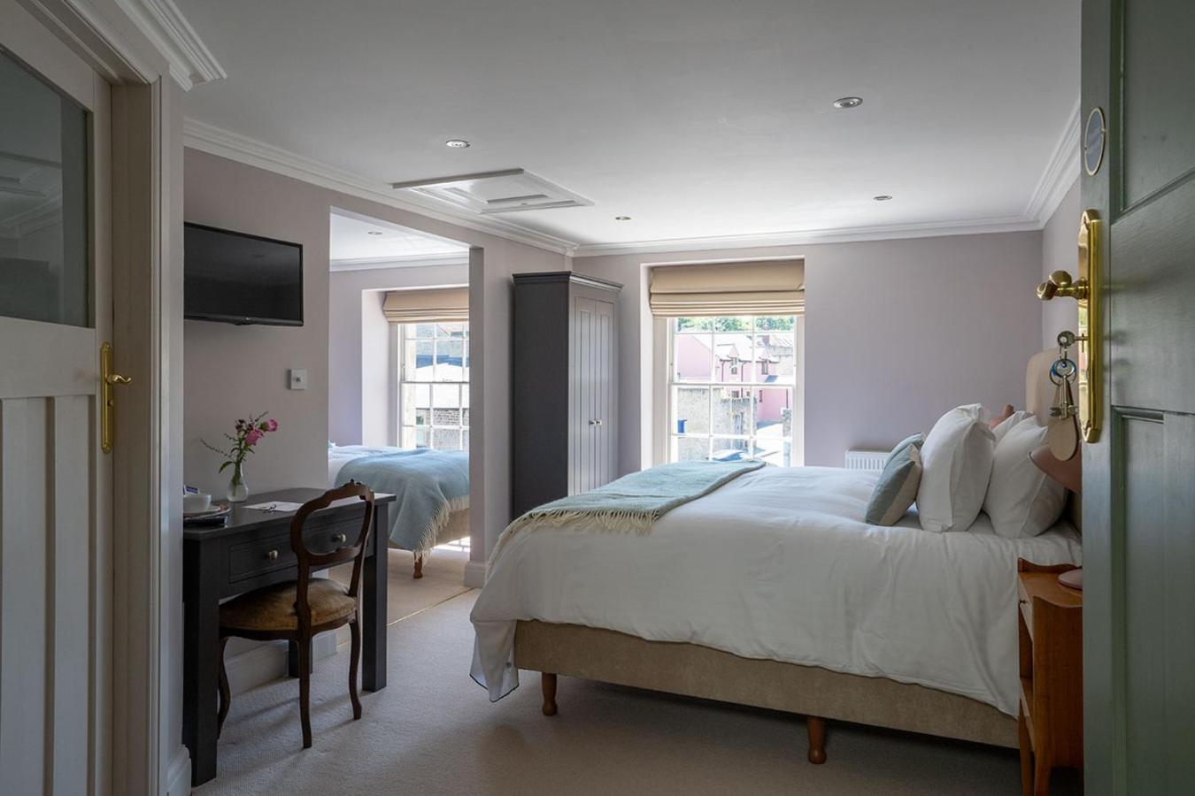 Deluxe Family Suite photo 1