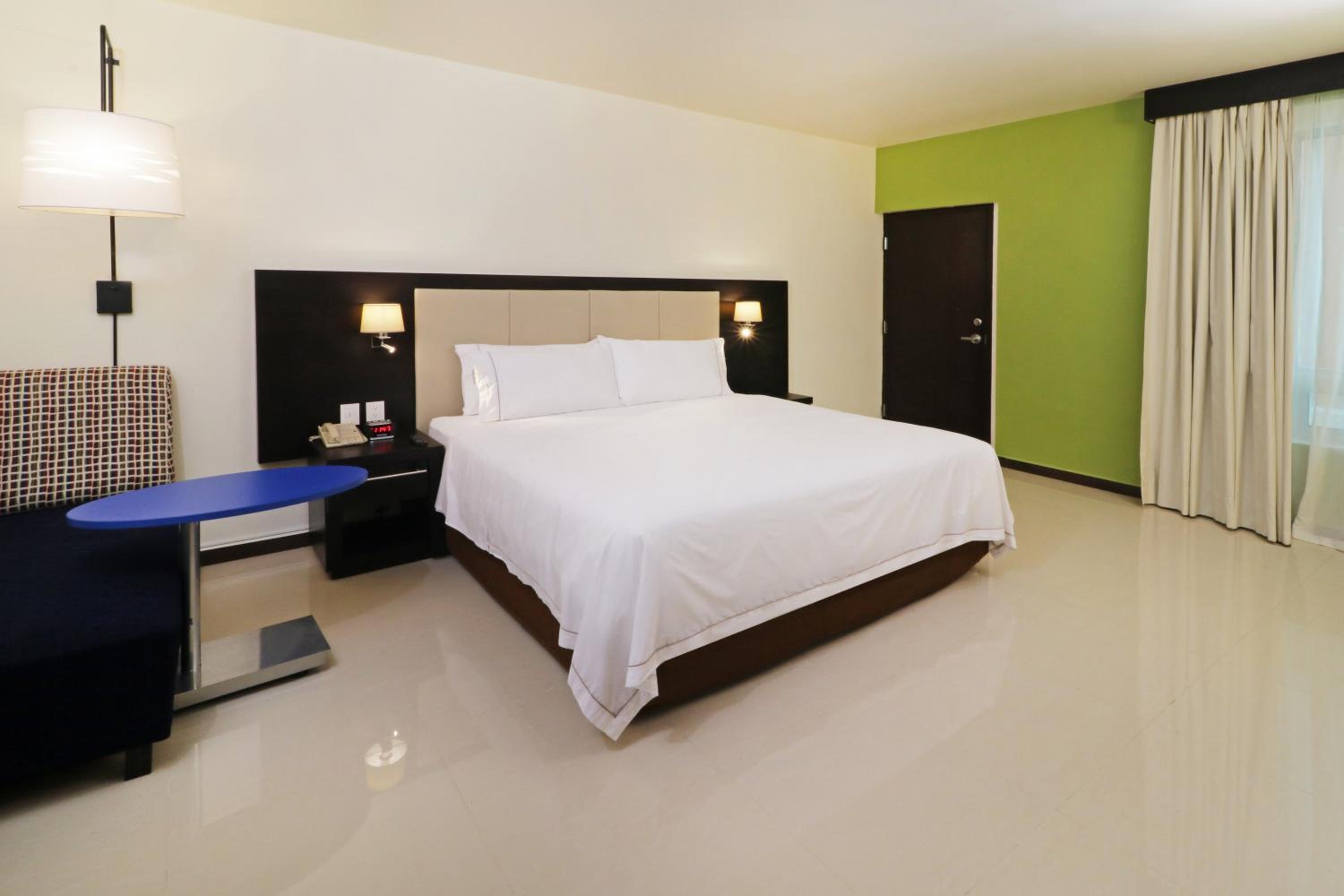 Standard King Room - Accessible