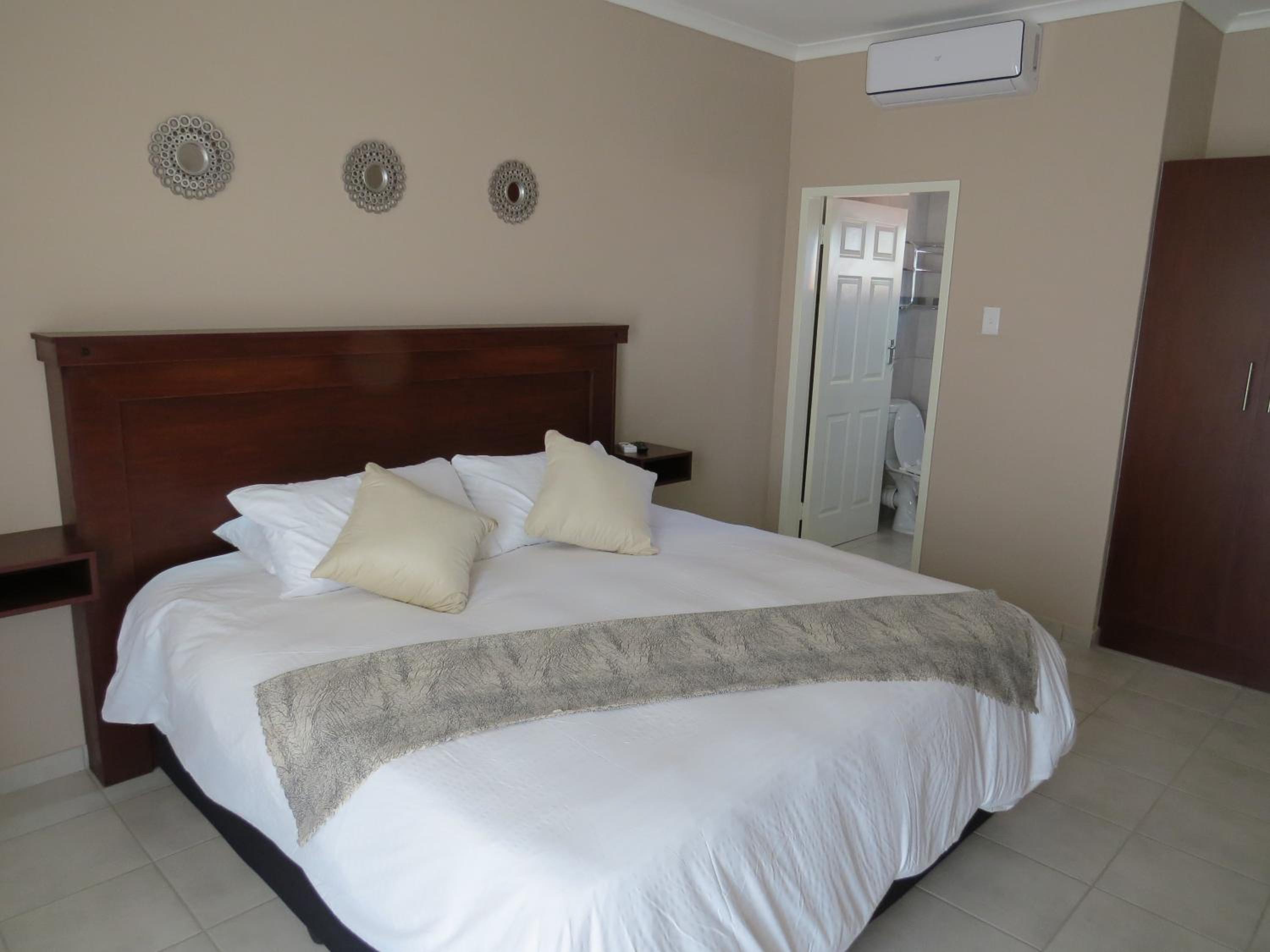 Double or Twin Room photo 3