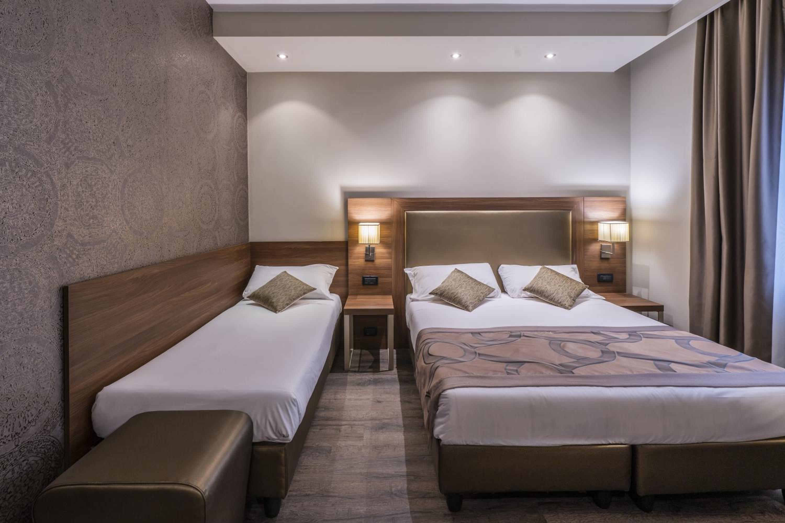 Classic Triple Room - Photo 4