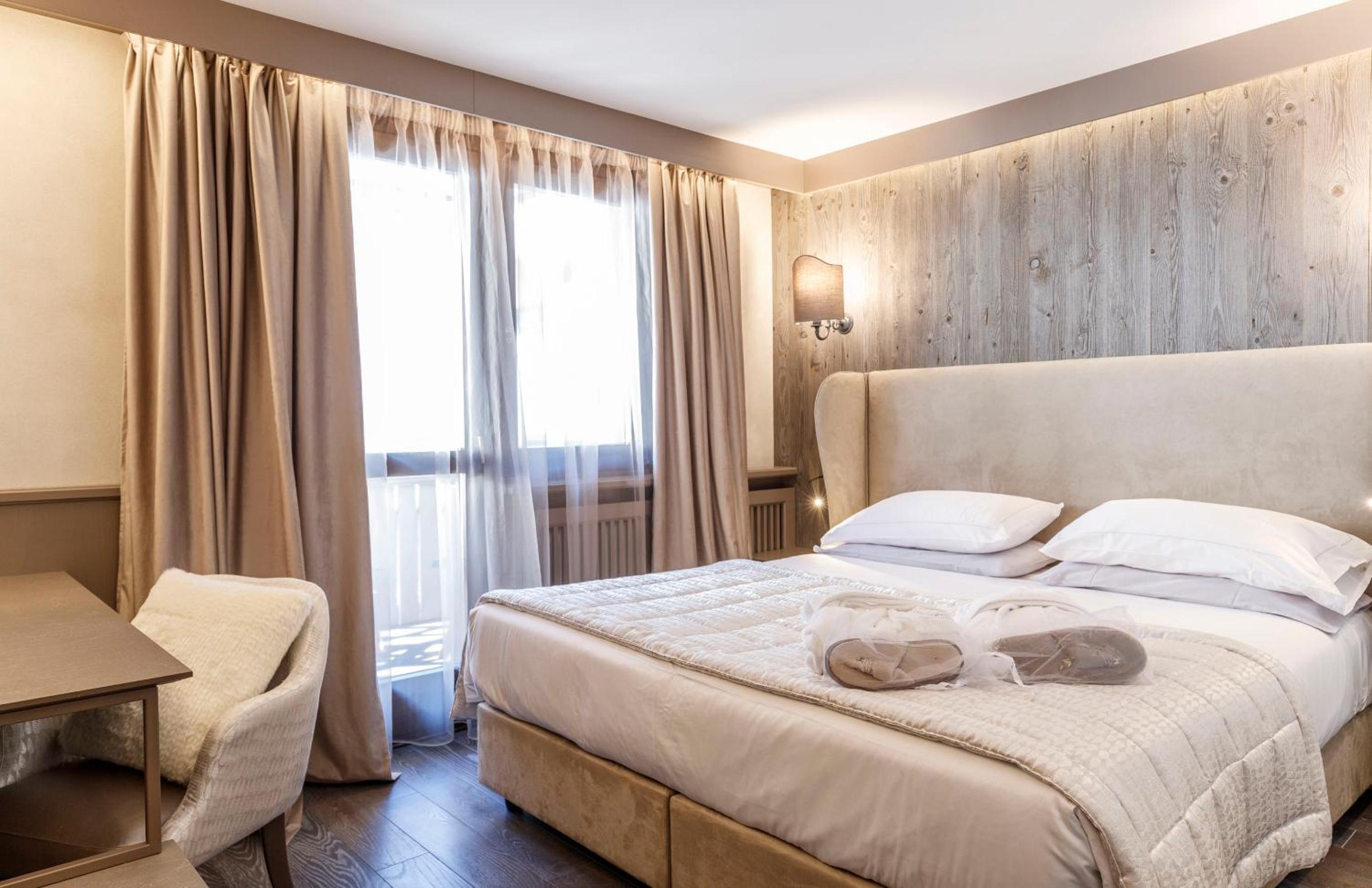 Deluxe Double Room - Photo 1