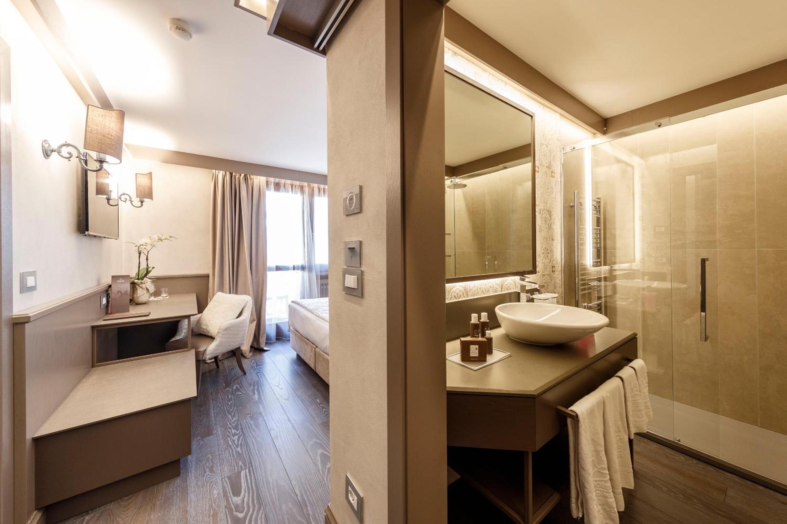 Deluxe Double Room - Photo 5