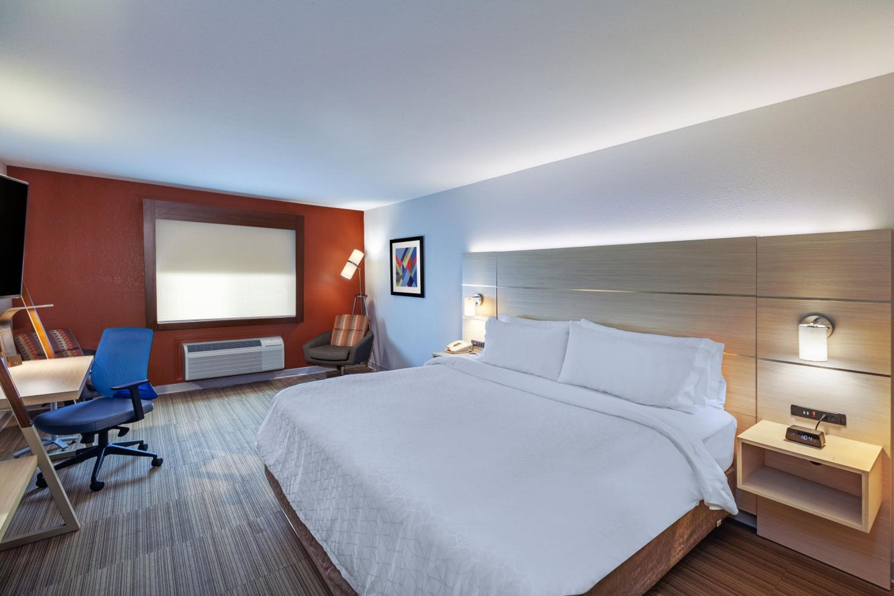 Standard King Room - Photo 1