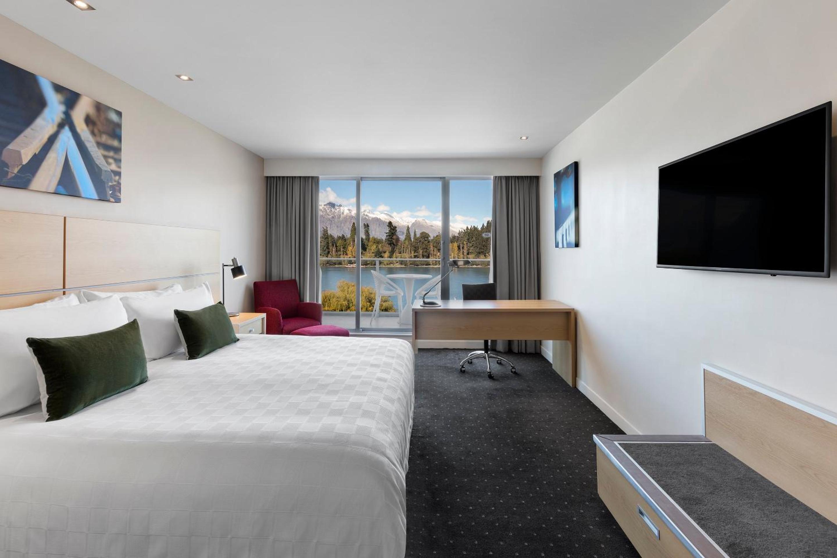 Lake View King with Balcony - 1 King Bed - Photo 3