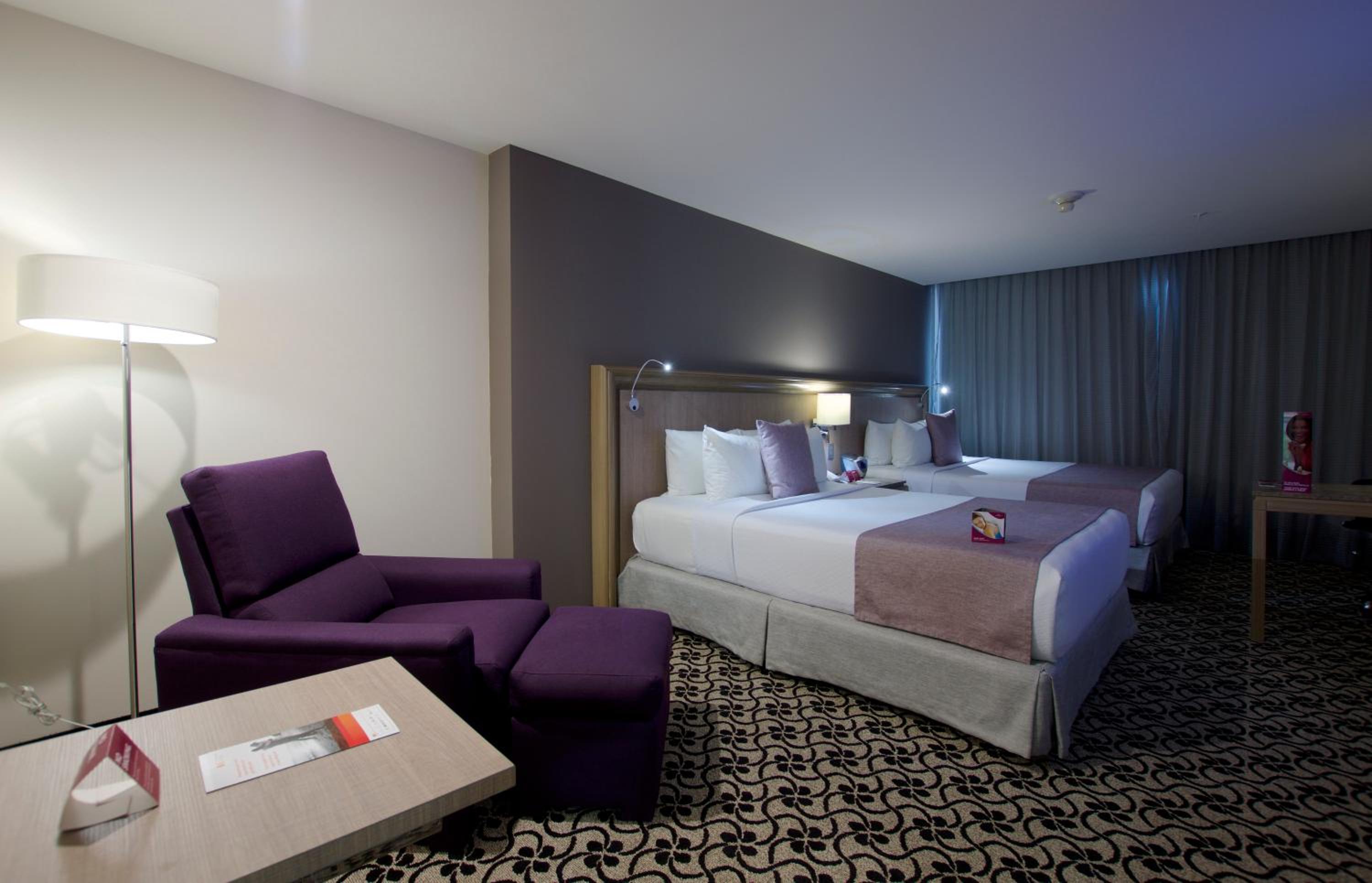 Standard Room with Two Queen Beds - Photo 8