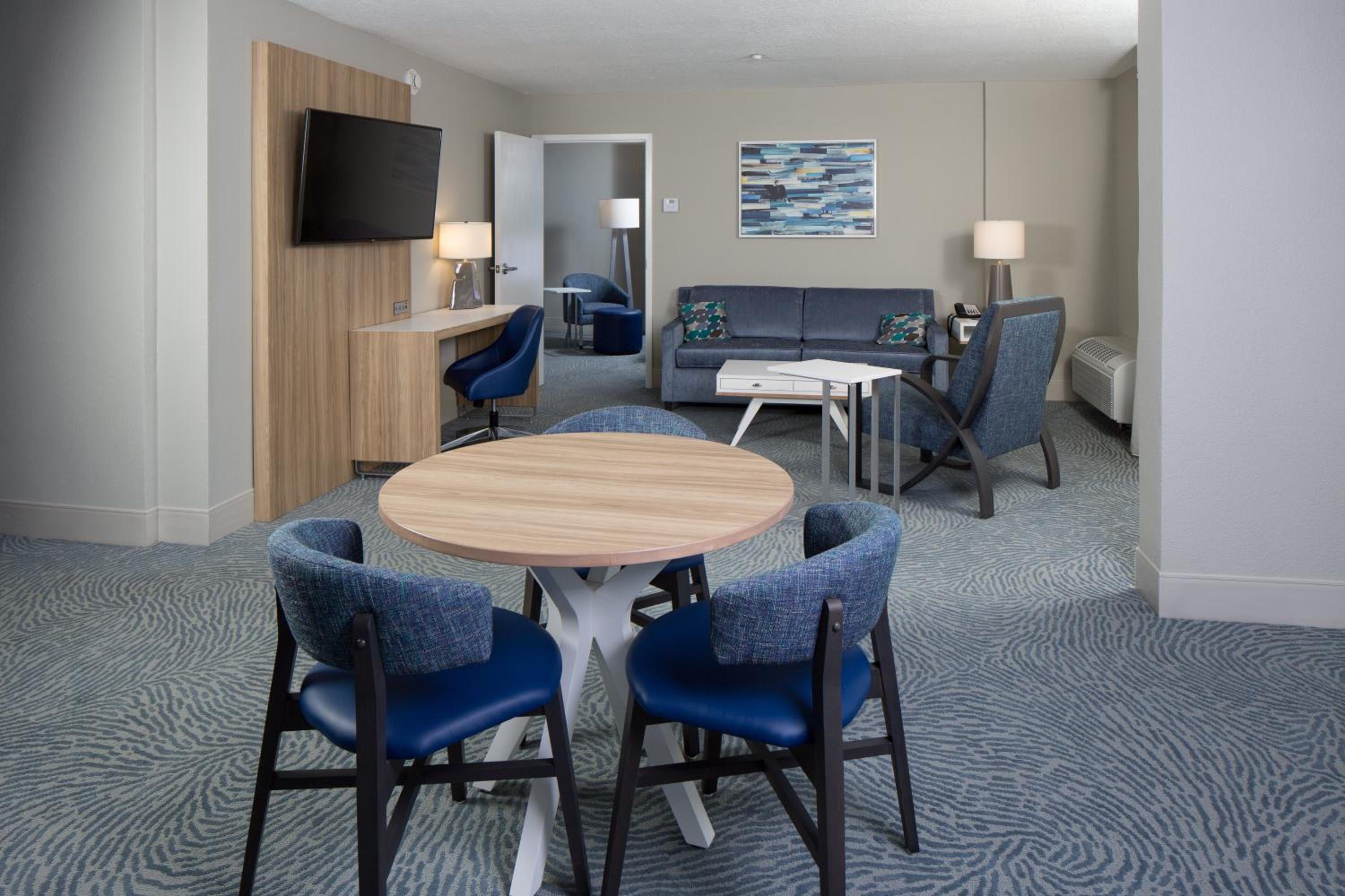 Executive Suite - Non-Smoking