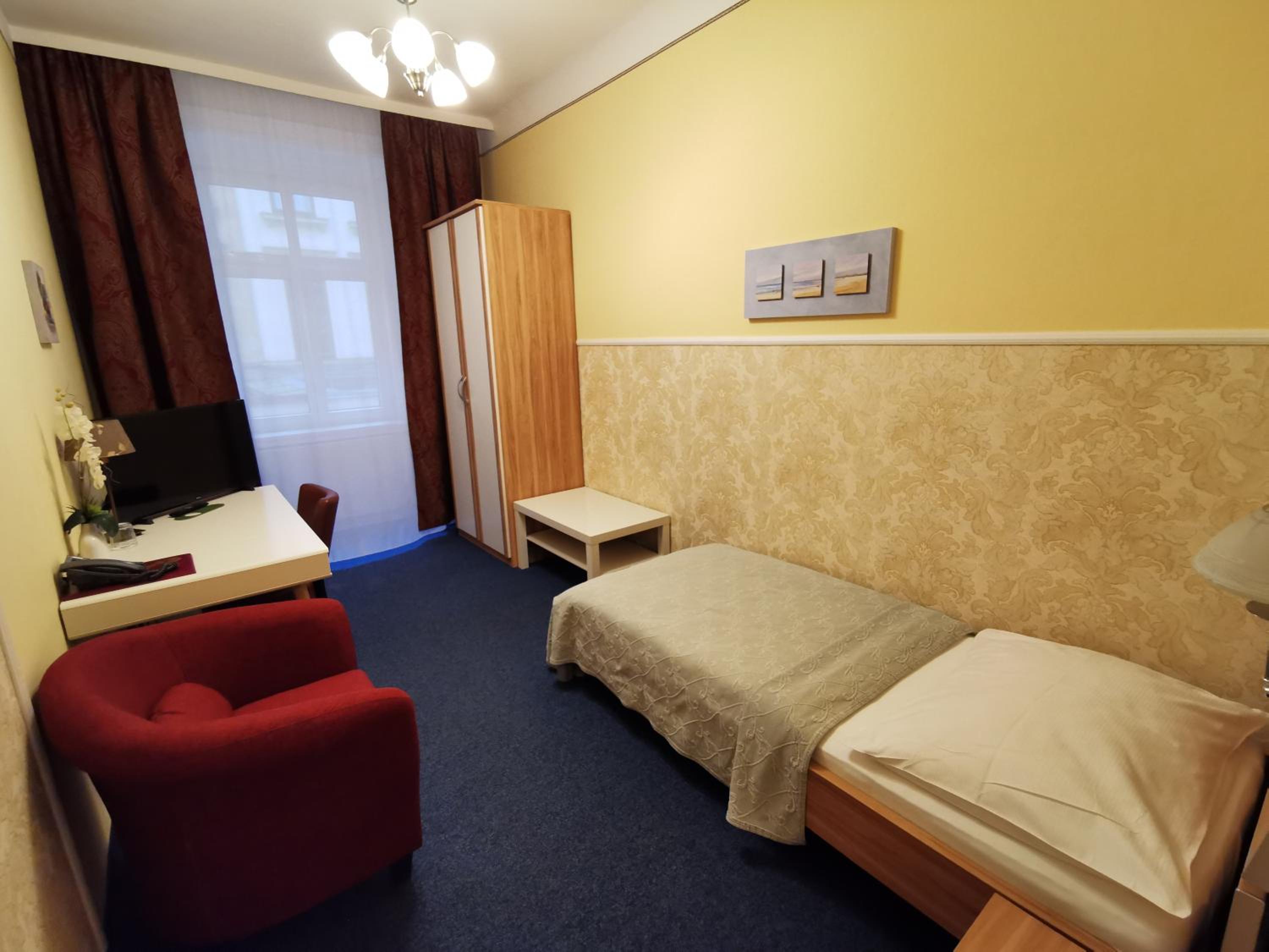 Classic Single Room