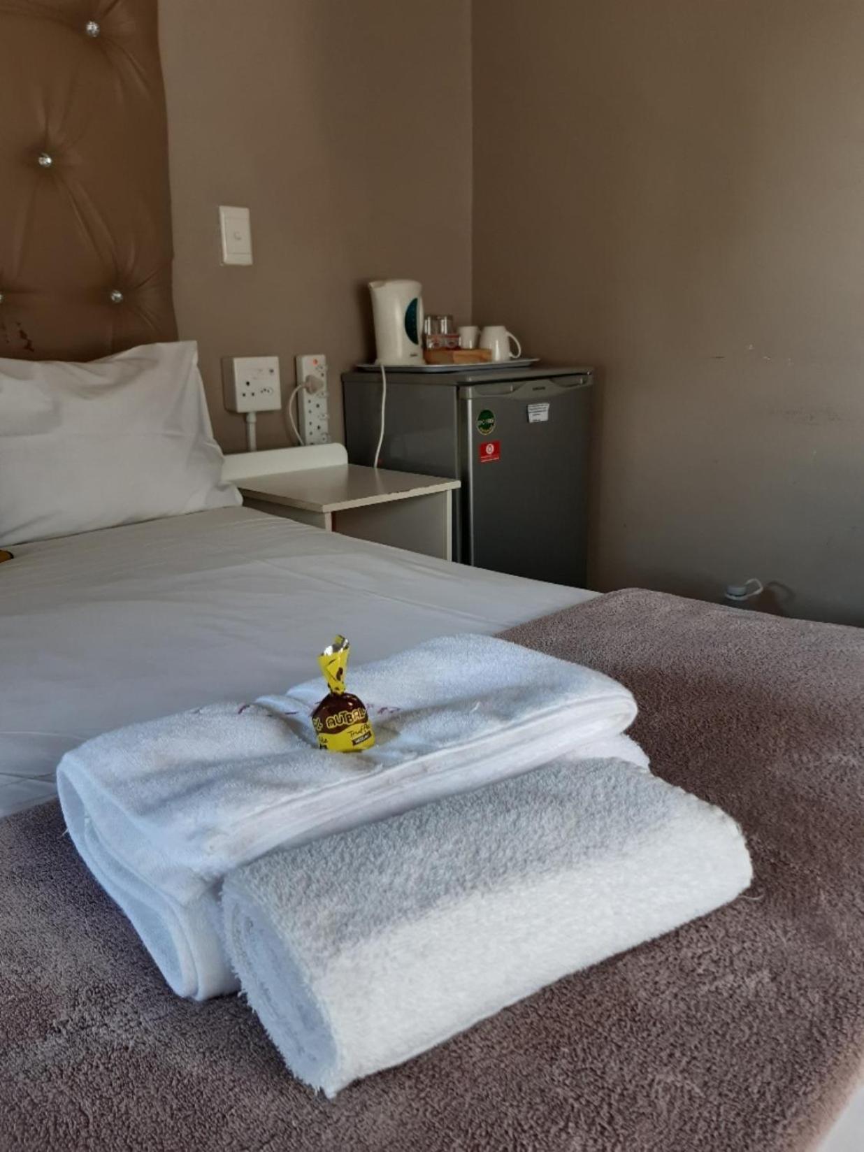 Deluxe Queen Room - Photo 15