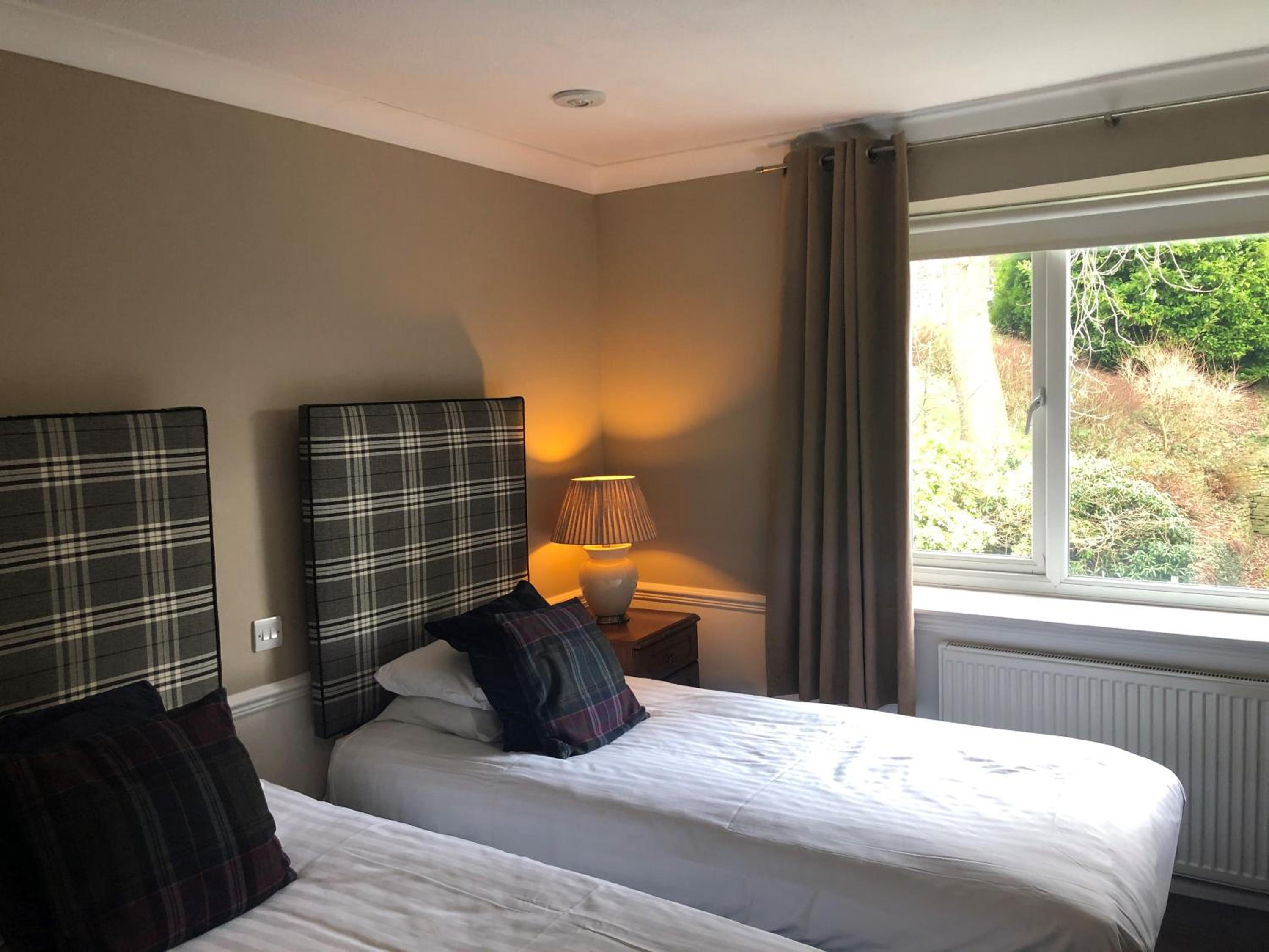 Standard Twin Room - Photo 6