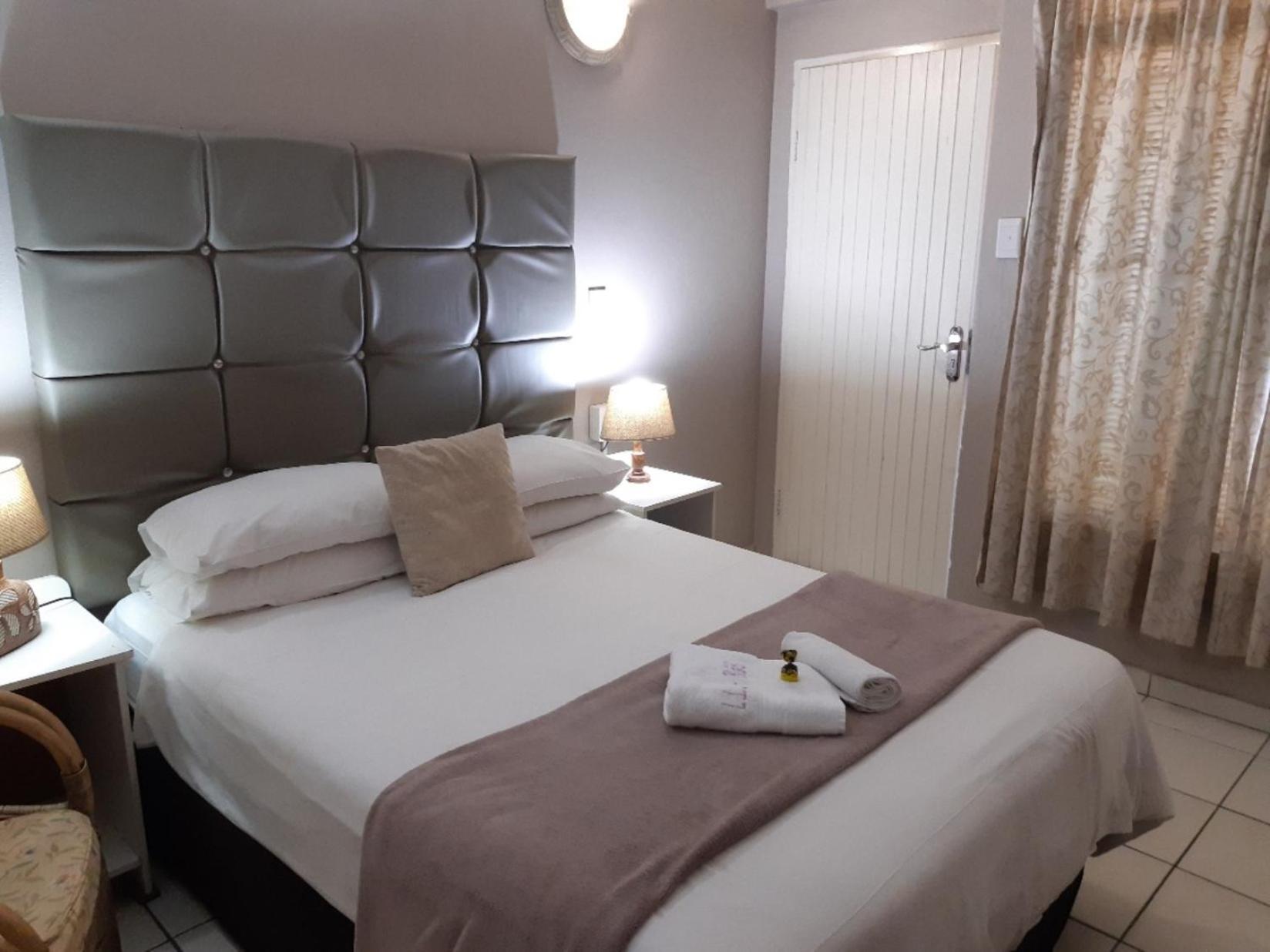 Deluxe Queen Room - Photo 1