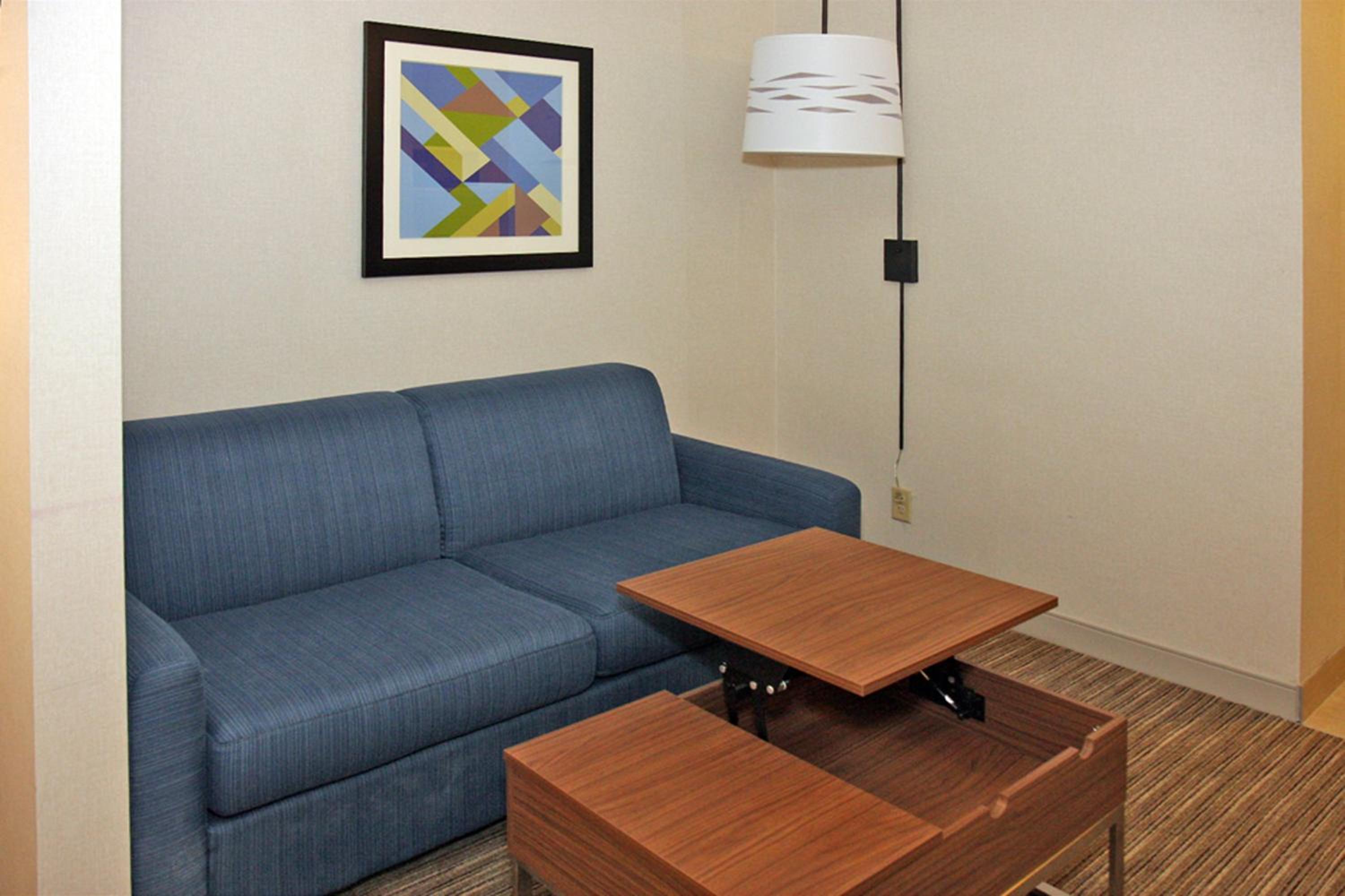 Standard King Room - Photo 8