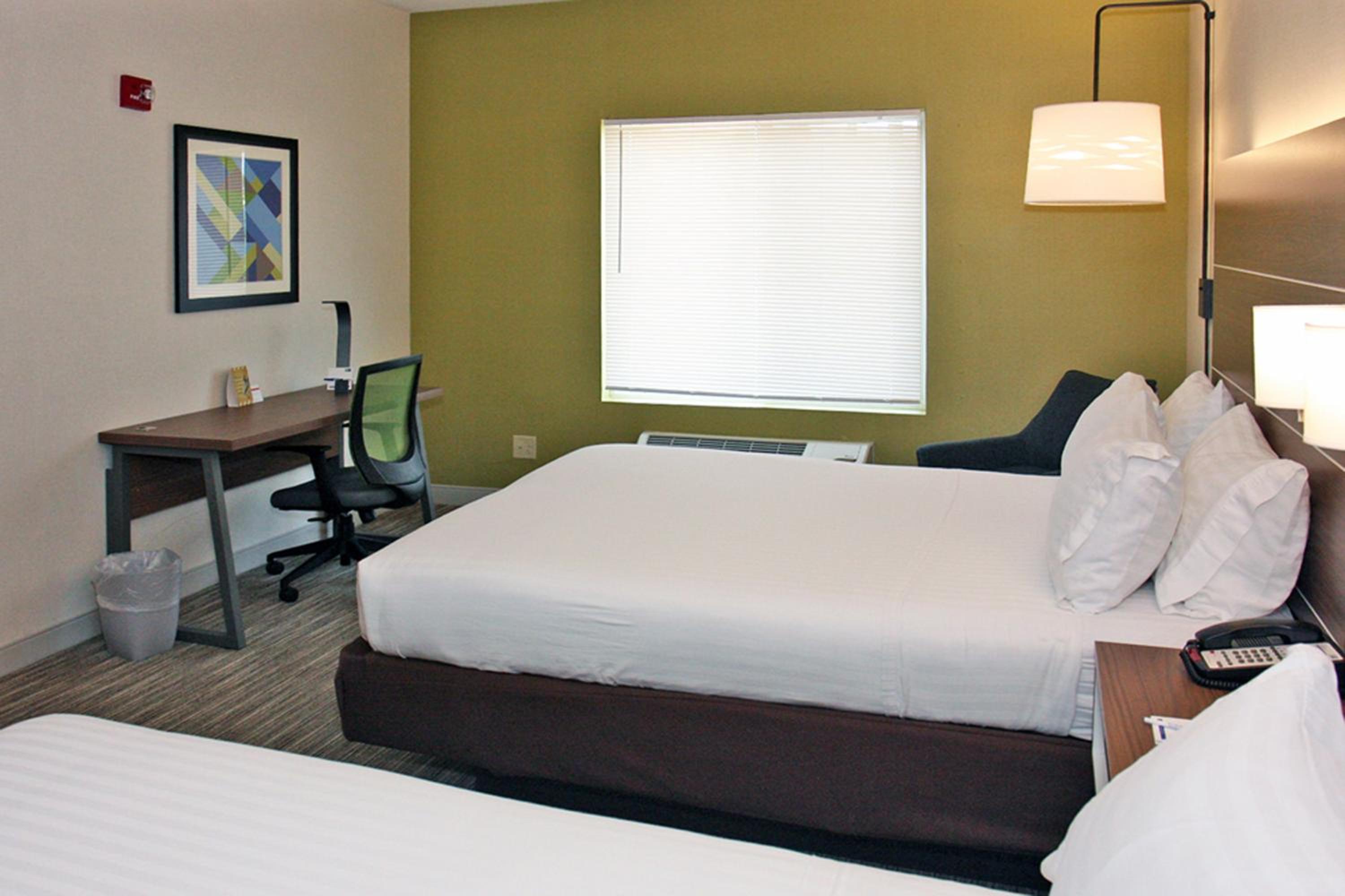 Standard King Room - Photo 2