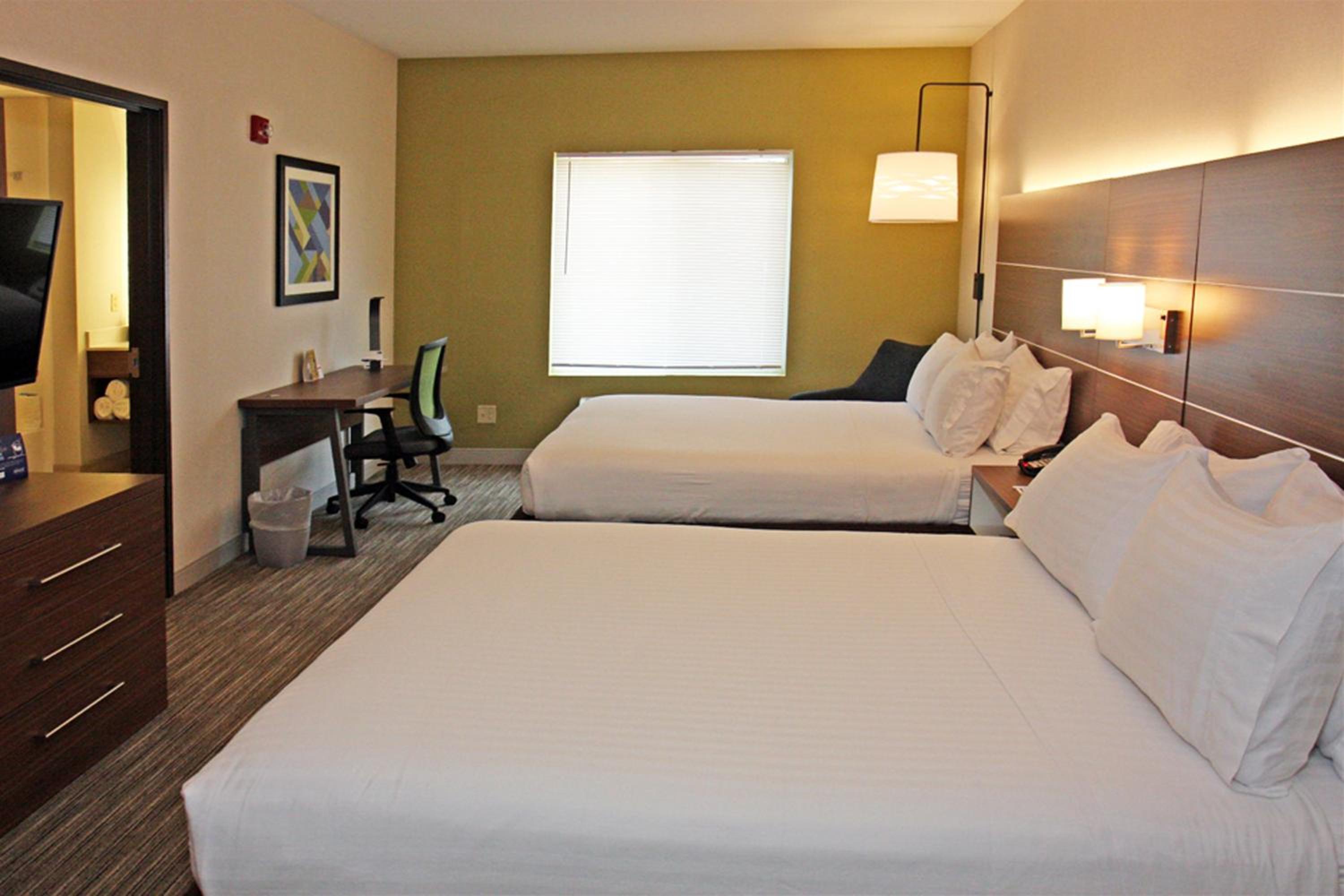 Standard Queen Room with Two Queen Beds - Photo 1