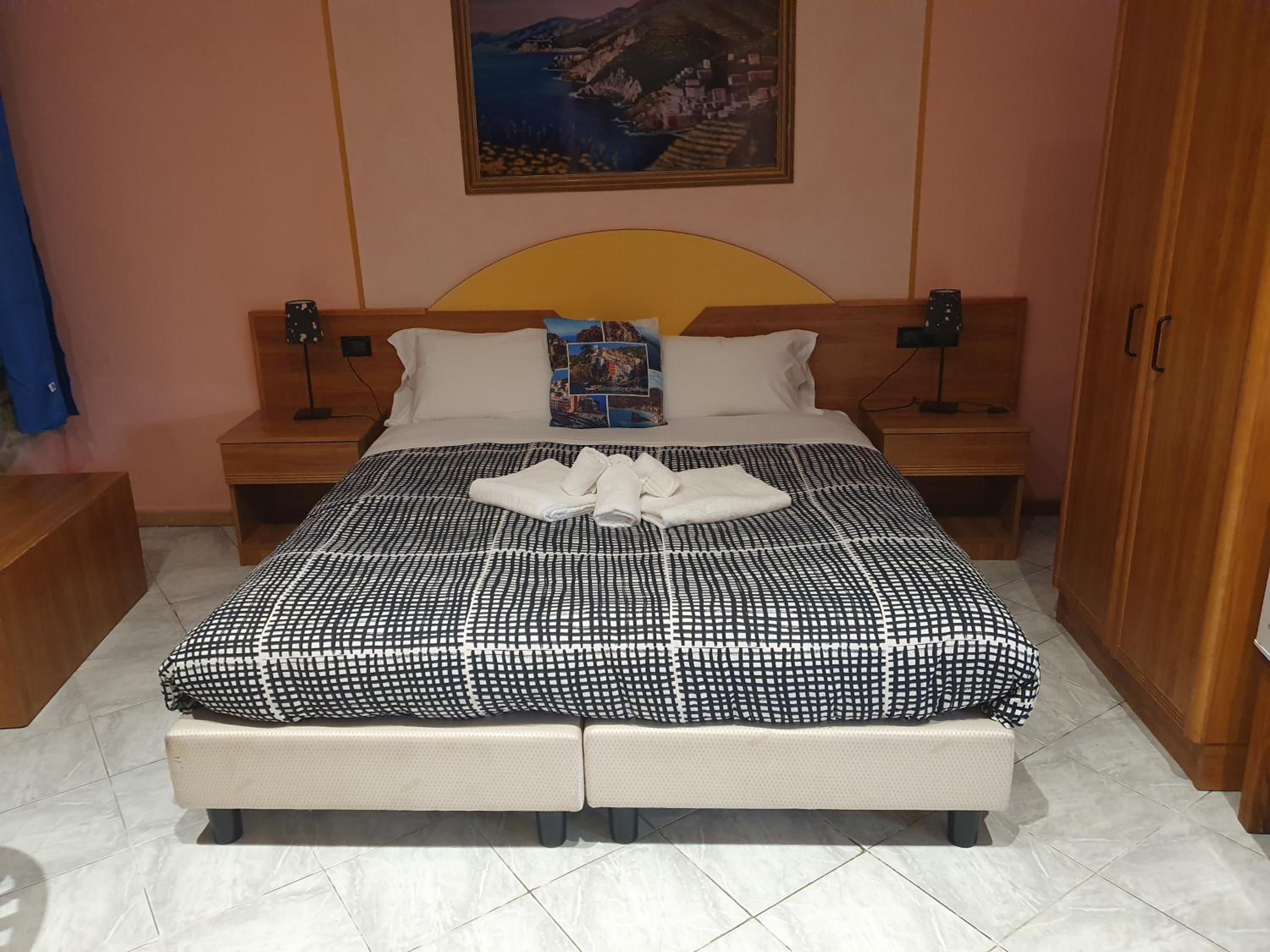 Standard Double Room photo 2