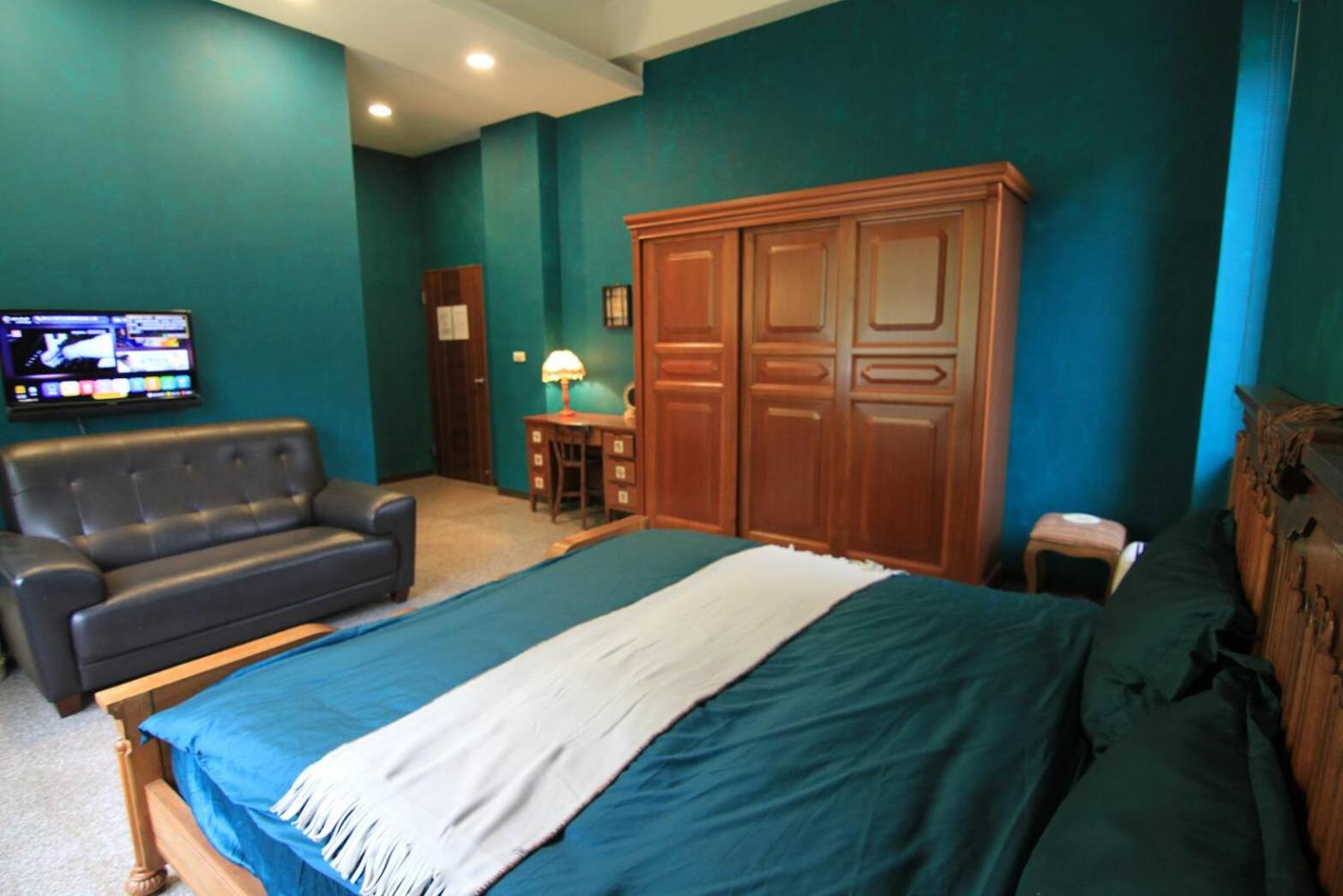 Standard Queen Room photo 3