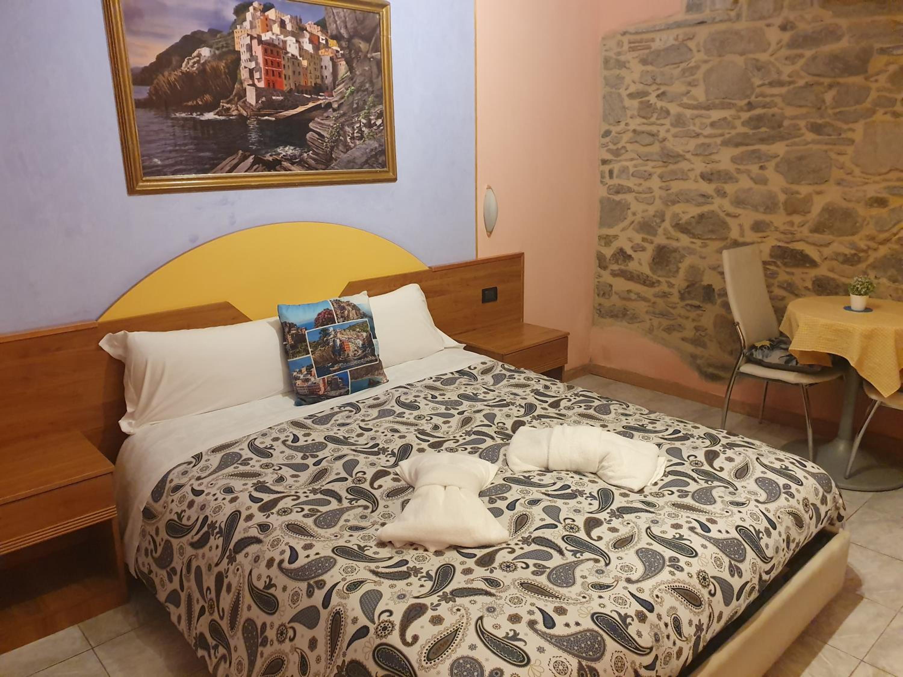 Large Double Room photo 3