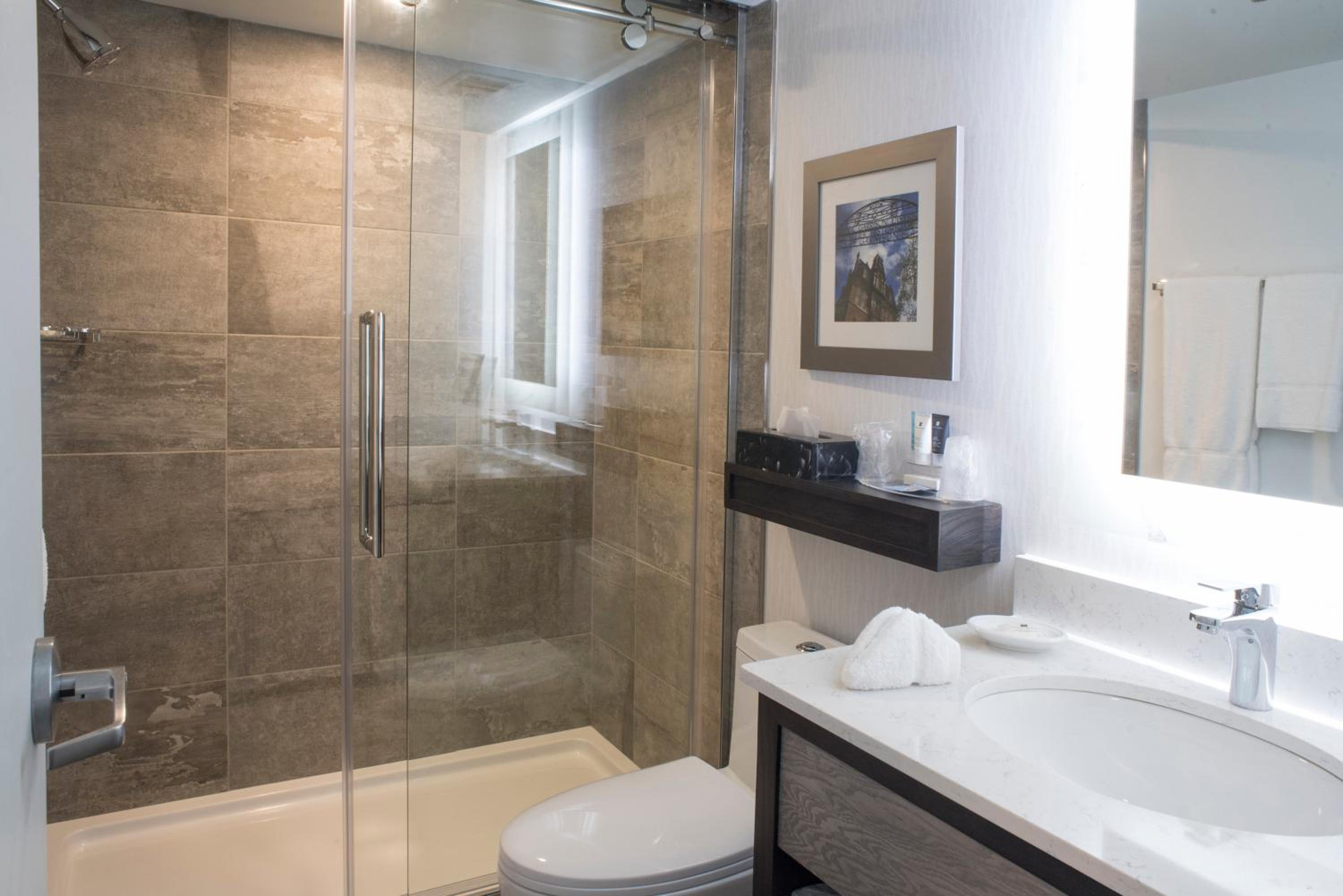 Premium King Room - Photo 2