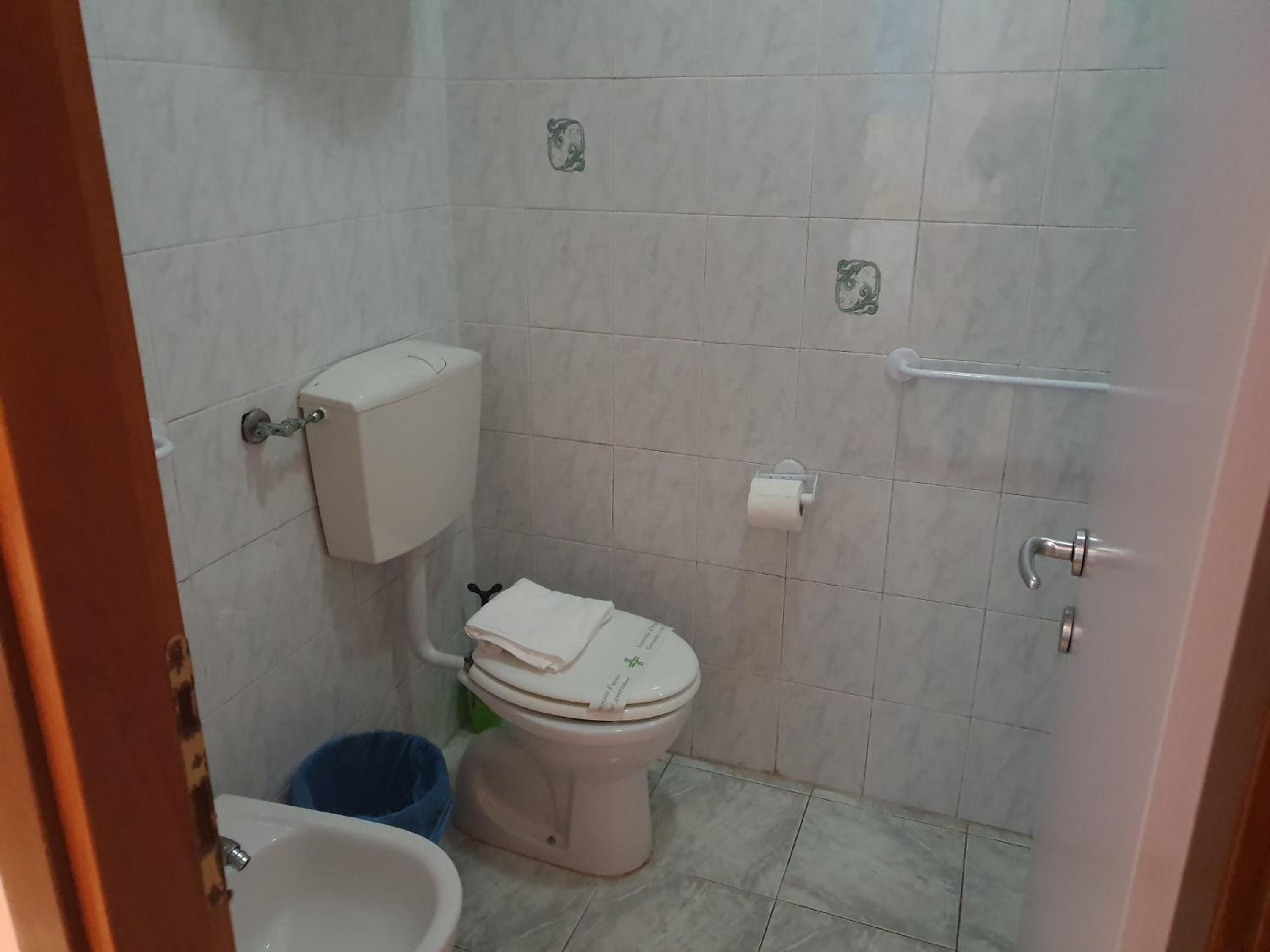 Economy Double Room photo 3