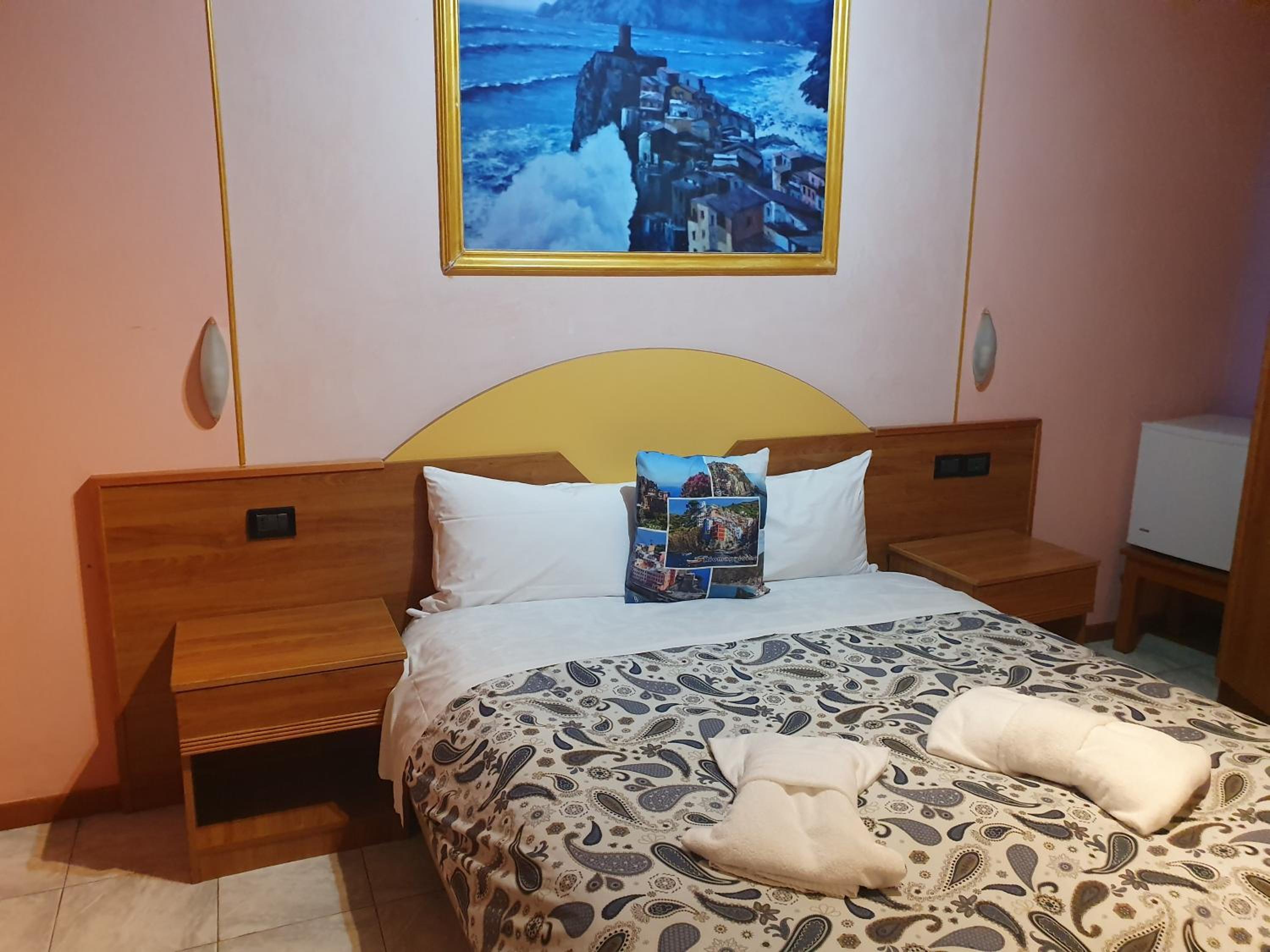Economy Double Room photo 1