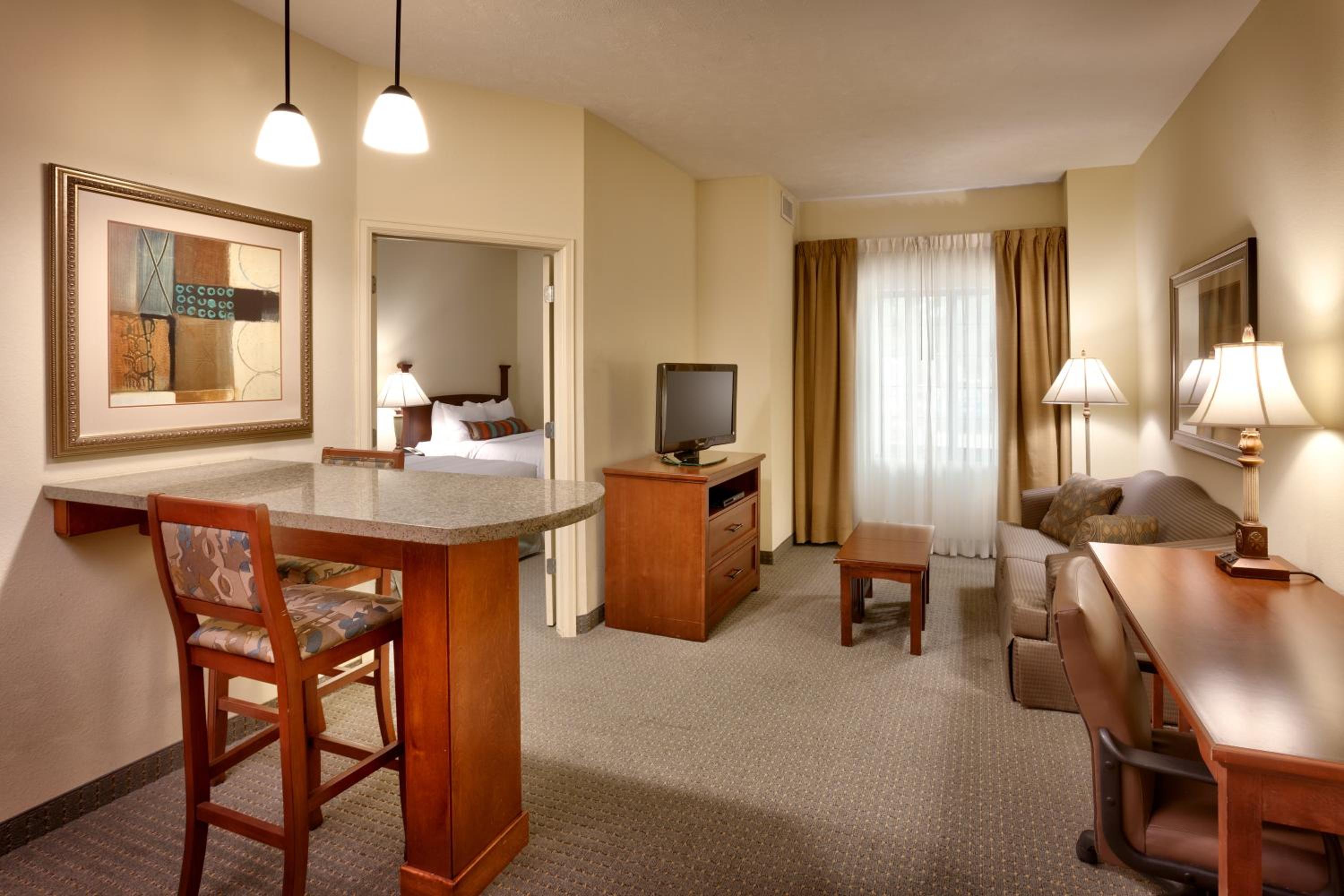 One-Bedroom King Suite - Photo 3