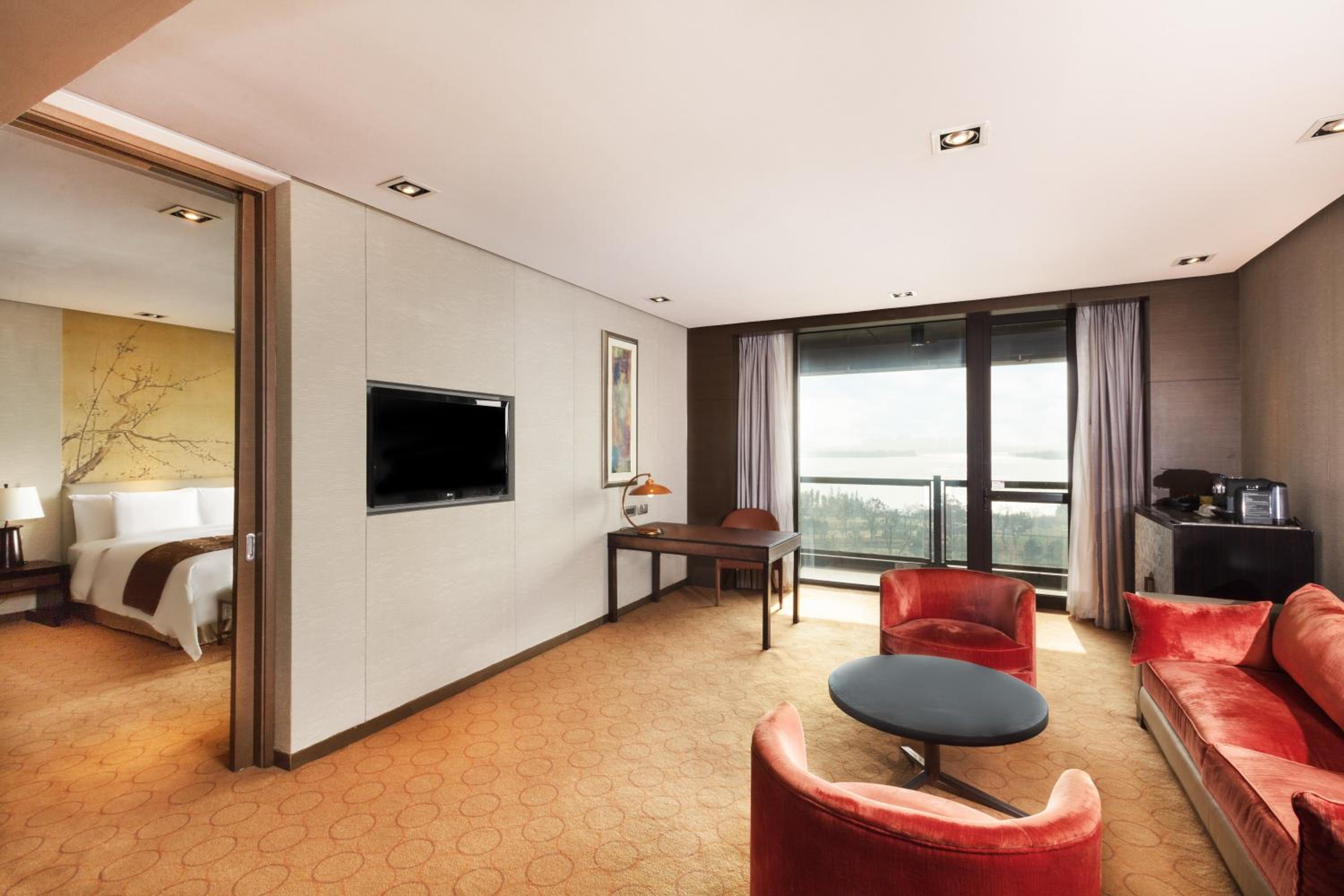 One-Bedroom Suite photo 2