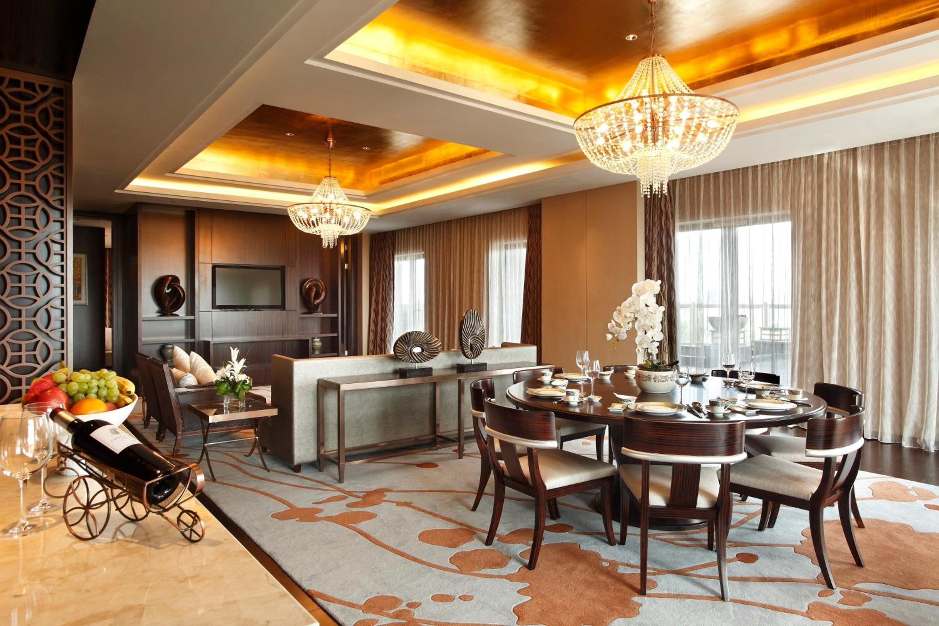 Presidential King Suite